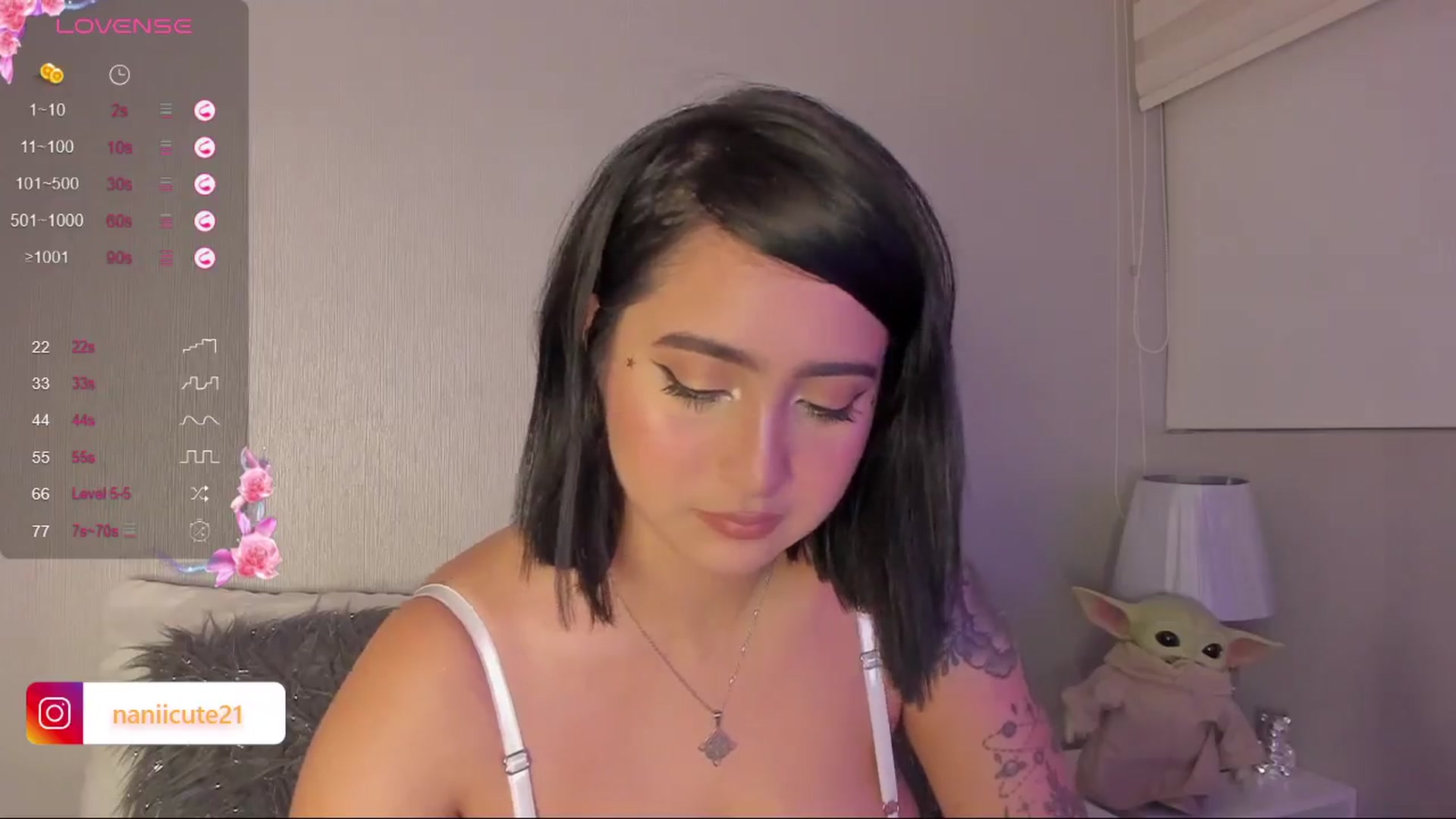 Gallery image thumbnail from littlebelle_'s myfreecams stream on, 06/18/2024, 06:27 image 7 of 20