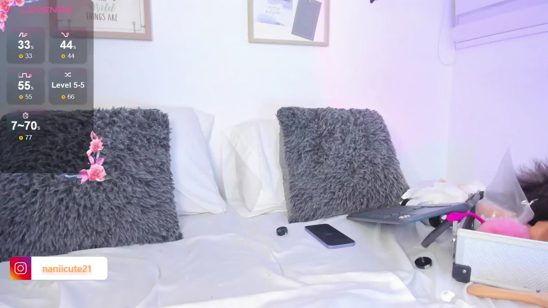 Gallery image thumbnail from littlebelle_'s myfreecams stream on, 06/23/2024, 04:33 image 12 of 20