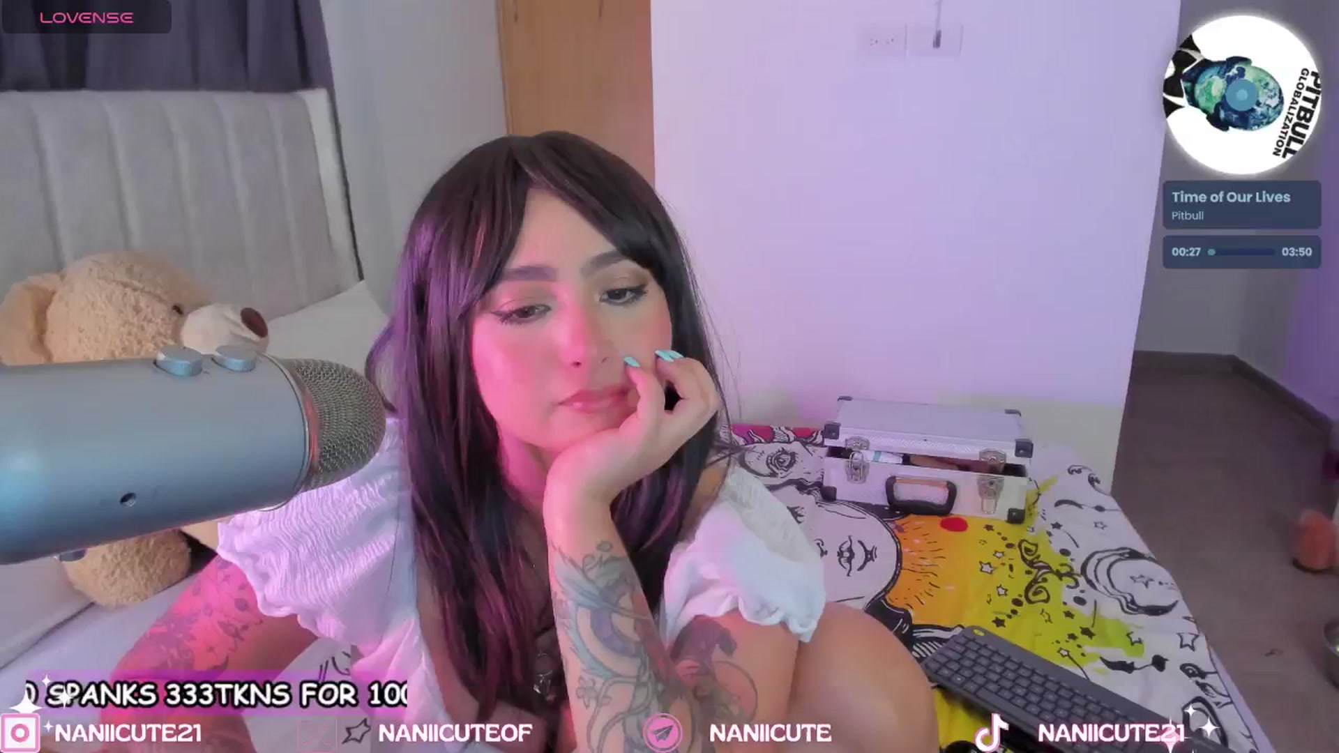 Gallery image thumbnail from littlebelle_'s myfreecams stream on, 08/05/2024, 06:26 image 15 of 20