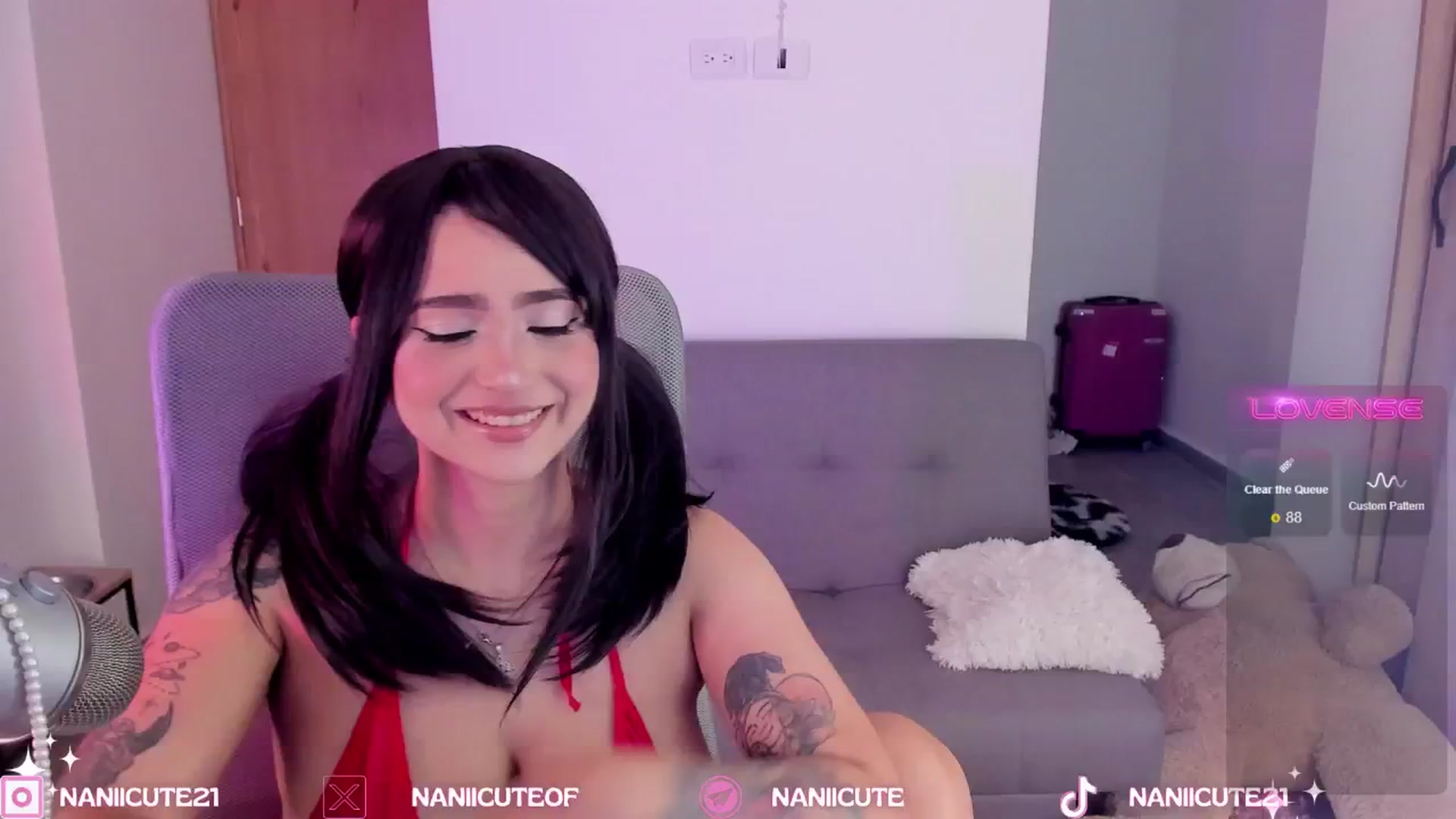 Gallery image thumbnail from littlebelle_'s myfreecams stream on, 08/29/2024, 07:02 image 15 of 20