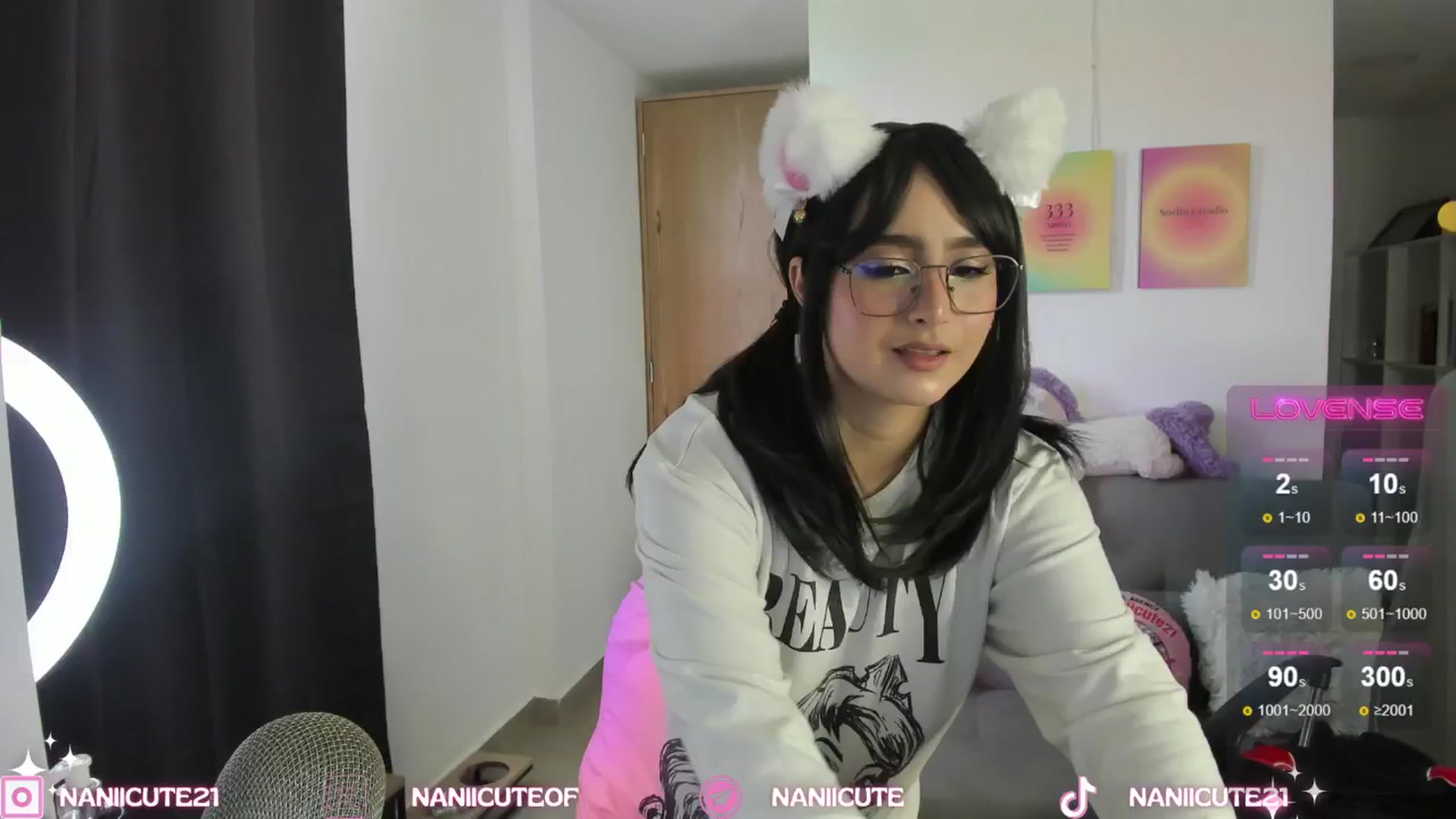 Gallery image thumbnail from littlebelle_'s myfreecams stream on, 09/11/2024, 16:20 image 14 of 20