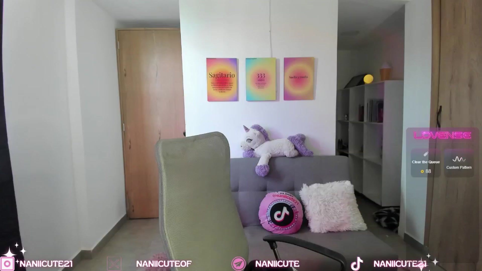 Gallery image thumbnail from littlebelle_'s myfreecams stream on, 09/11/2024, 16:20 image 20 of 20