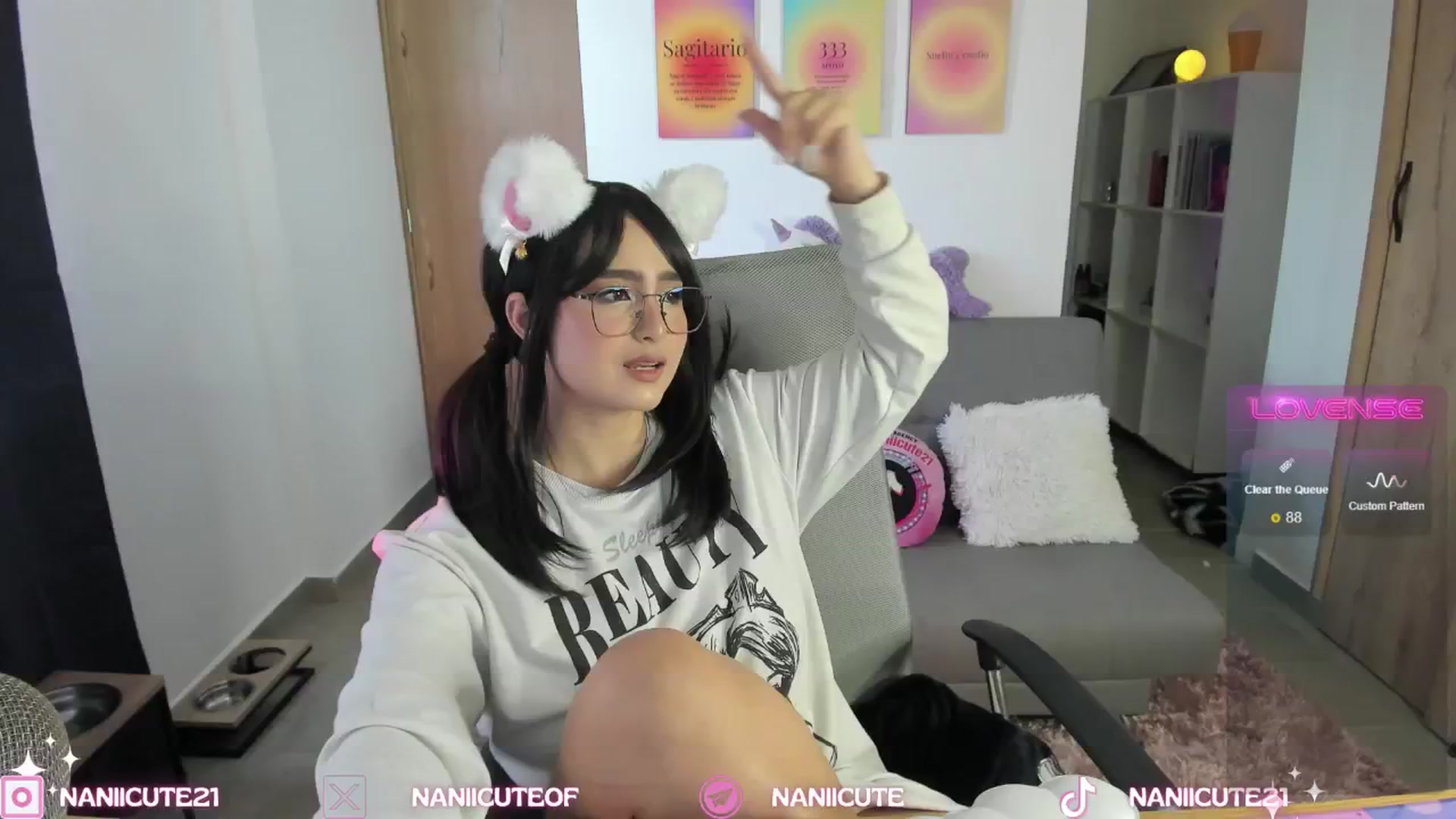 Gallery image thumbnail from littlebelle_'s myfreecams stream on, 09/11/2024, 16:20 image 9 of 20