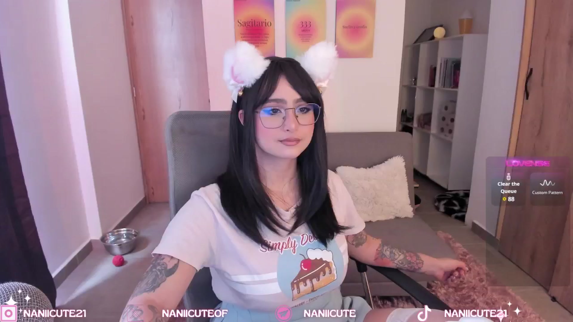 Gallery image thumbnail from littlebelle_'s myfreecams stream on, 09/13/2024, 18:20 image 11 of 20