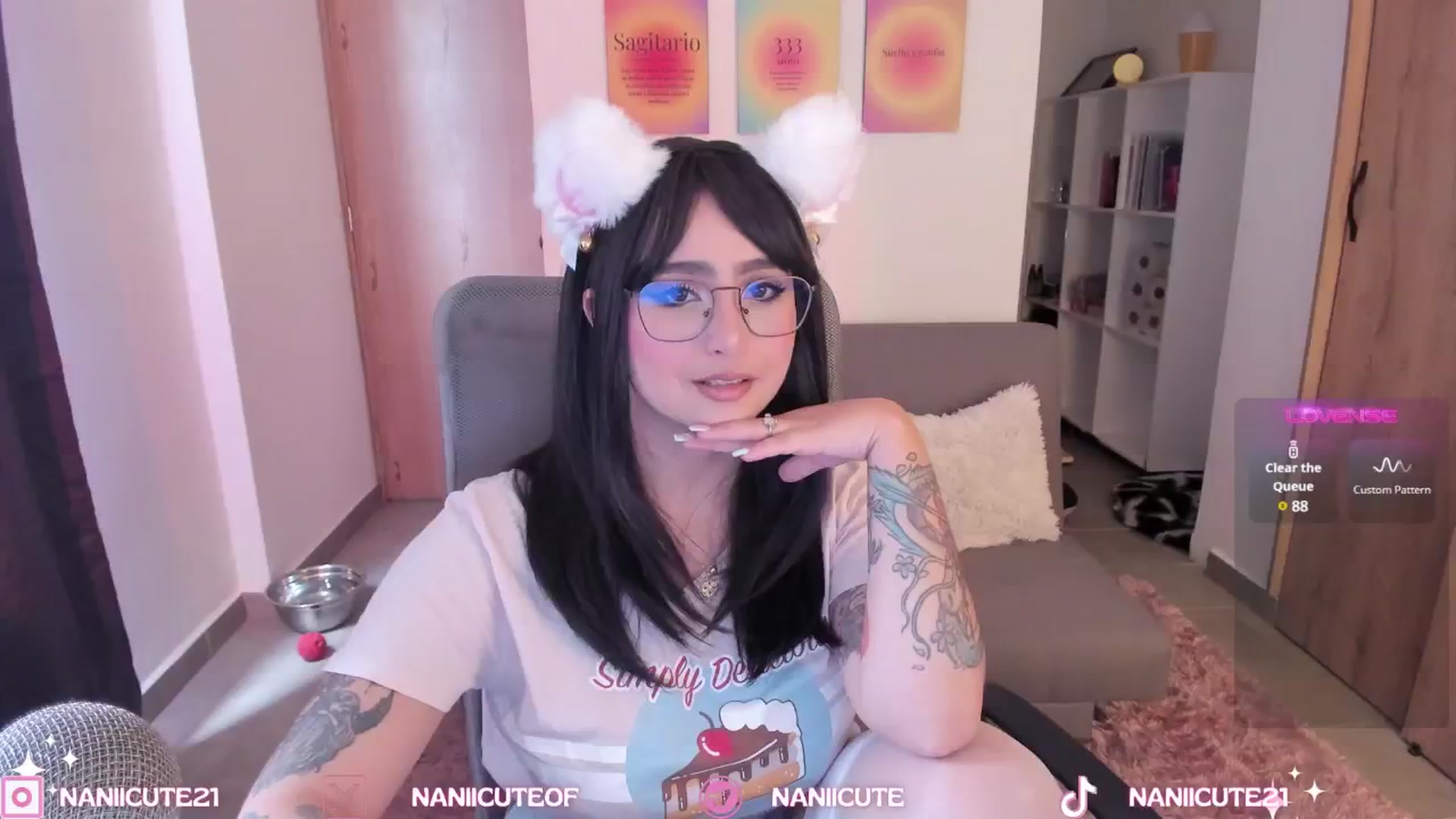 Gallery image thumbnail from littlebelle_'s myfreecams stream on, 09/13/2024, 18:20 image 13 of 20