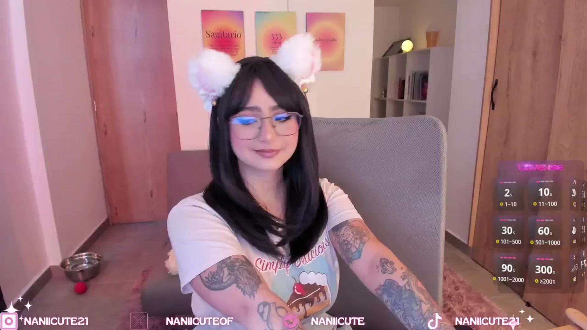 Gallery image thumbnail from littlebelle_'s myfreecams stream on, 09/13/2024, 18:20 image 1 of 20