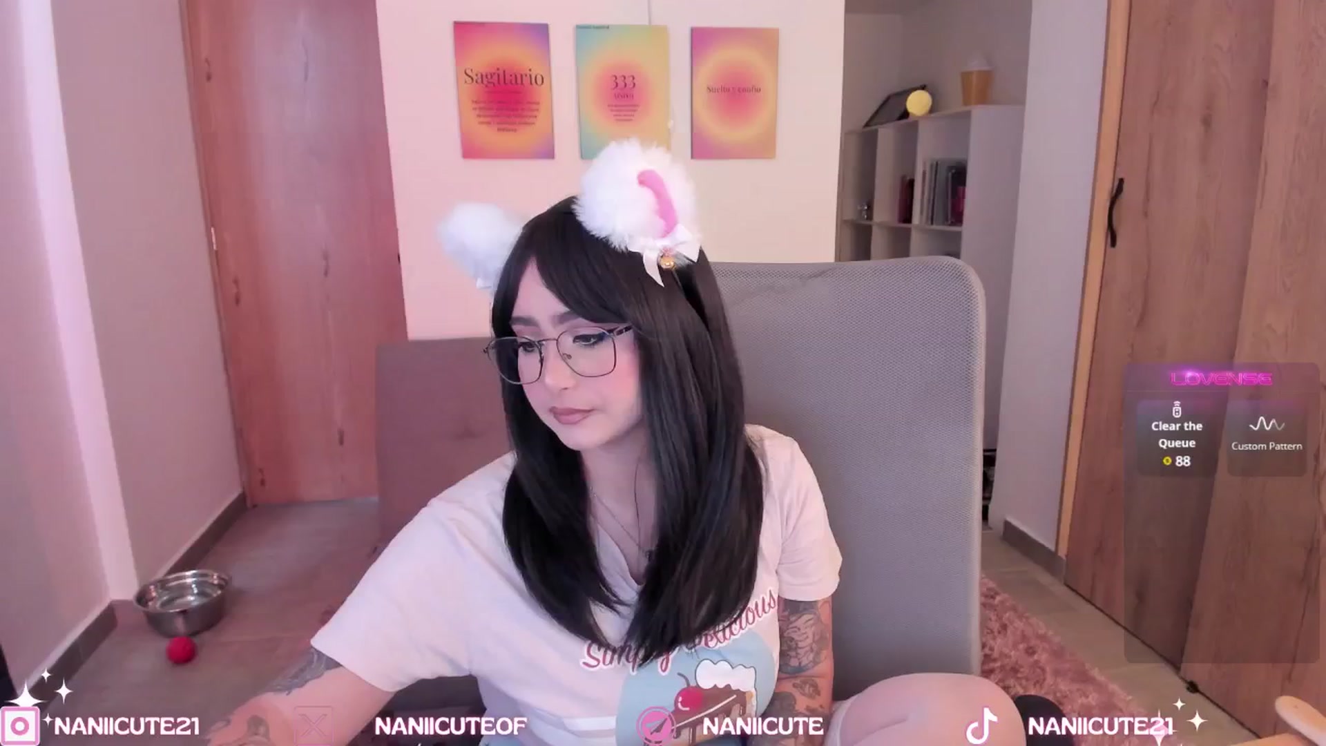 Gallery image thumbnail from littlebelle_'s myfreecams stream on, 09/13/2024, 18:20 image 5 of 20