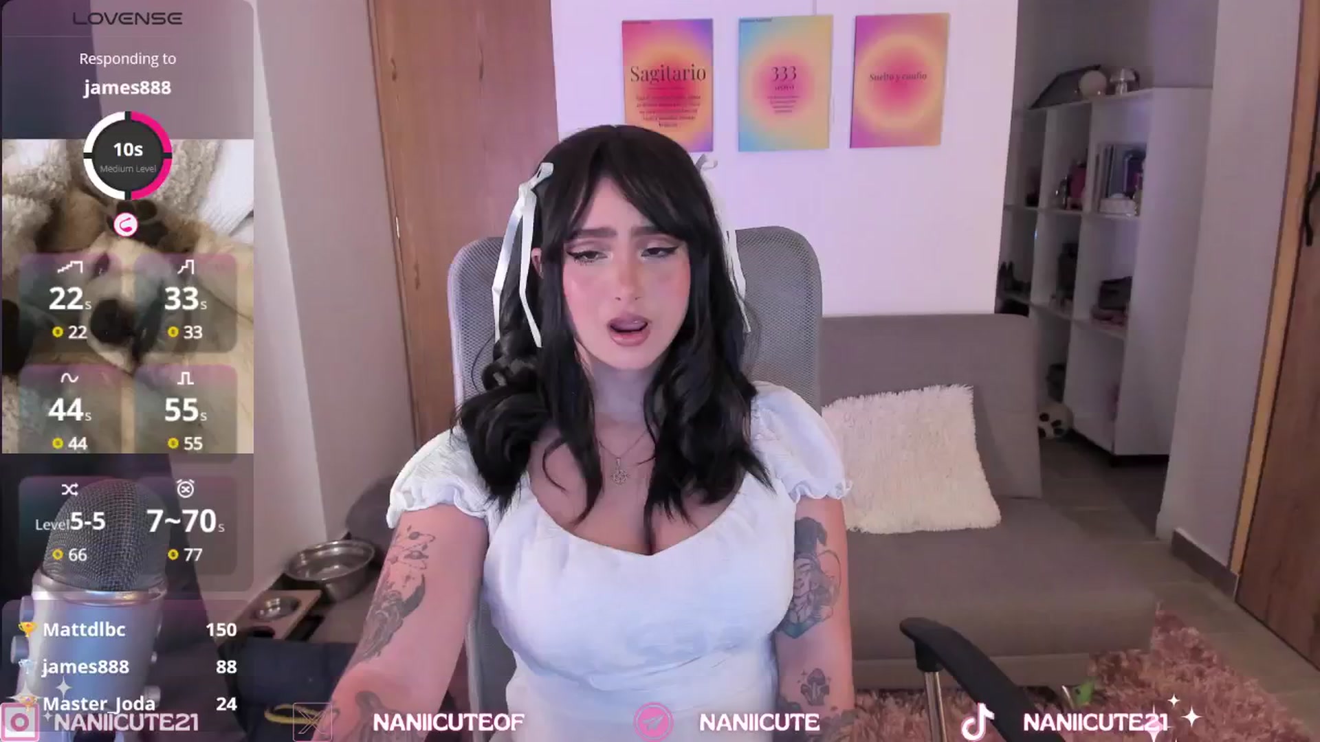 Gallery image thumbnail from littlebelle_'s myfreecams stream on, 09/23/2024, 02:03 image 16 of 20