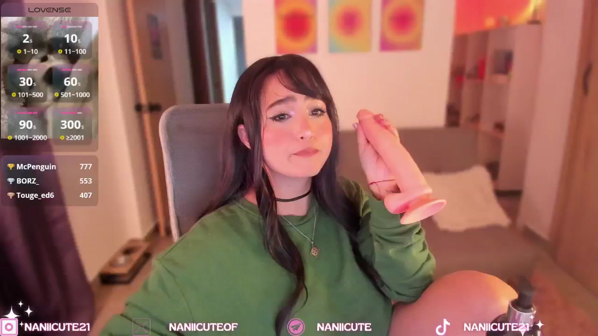 Gallery image thumbnail from littlebelle_'s myfreecams stream on, 09/28/2024, 03:07 image 2 of 20