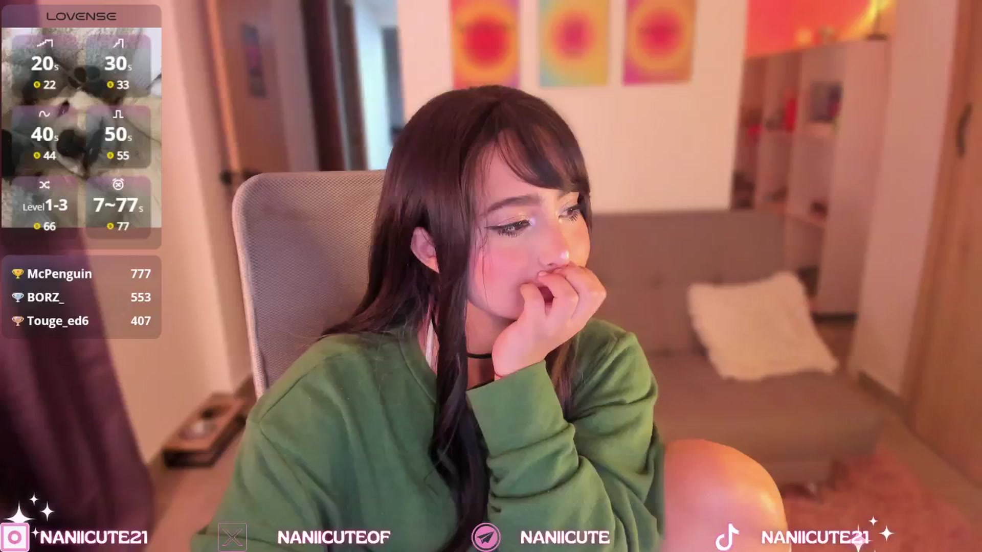 Gallery image thumbnail from littlebelle_'s myfreecams stream on, 09/28/2024, 03:07 image 4 of 20