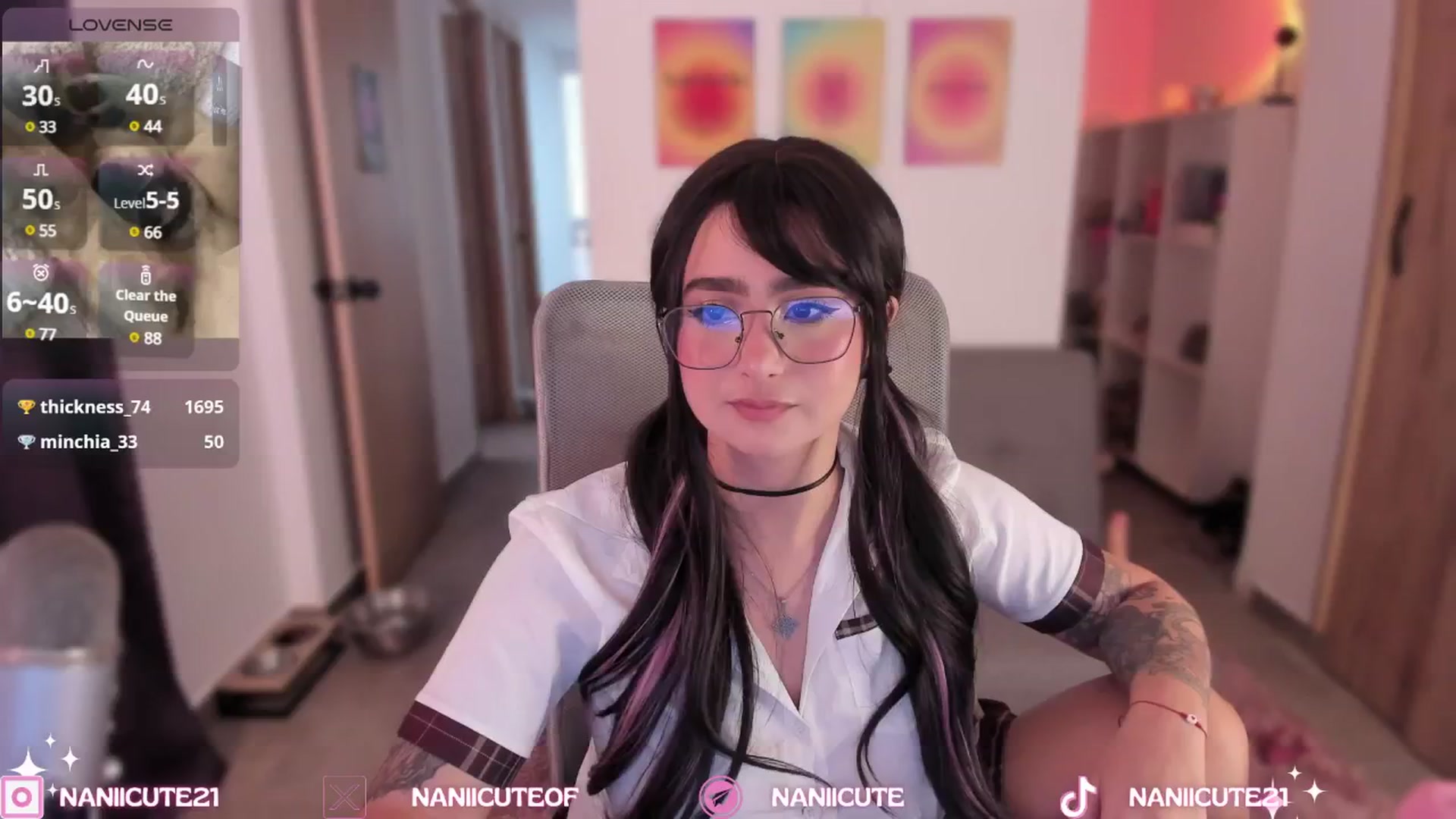 Gallery image thumbnail from littlebelle_'s myfreecams stream on, 09/28/2024, 18:40 image 6 of 20