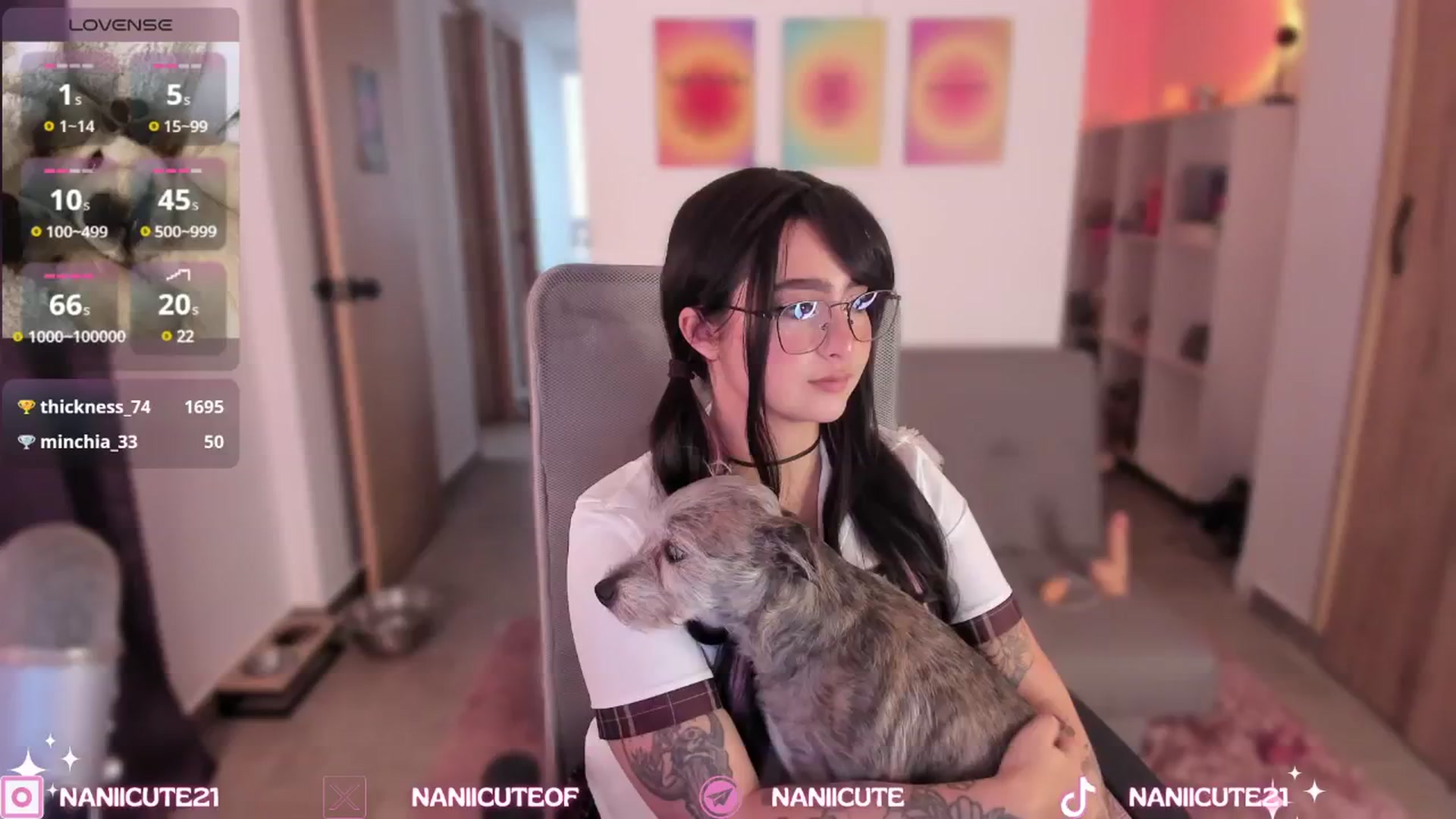 Gallery image thumbnail from littlebelle_'s myfreecams stream on, 09/28/2024, 18:40 image 7 of 20