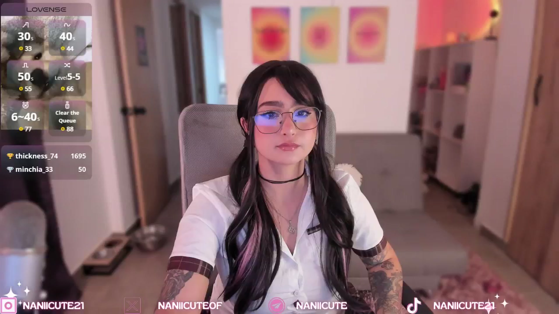 Gallery image thumbnail from littlebelle_'s myfreecams stream on, 09/28/2024, 18:40 image 11 of 20