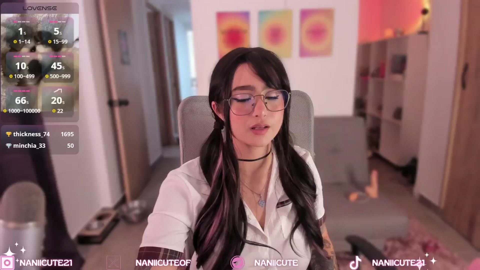 Gallery image thumbnail from littlebelle_'s myfreecams stream on, 09/28/2024, 18:40 image 2 of 20