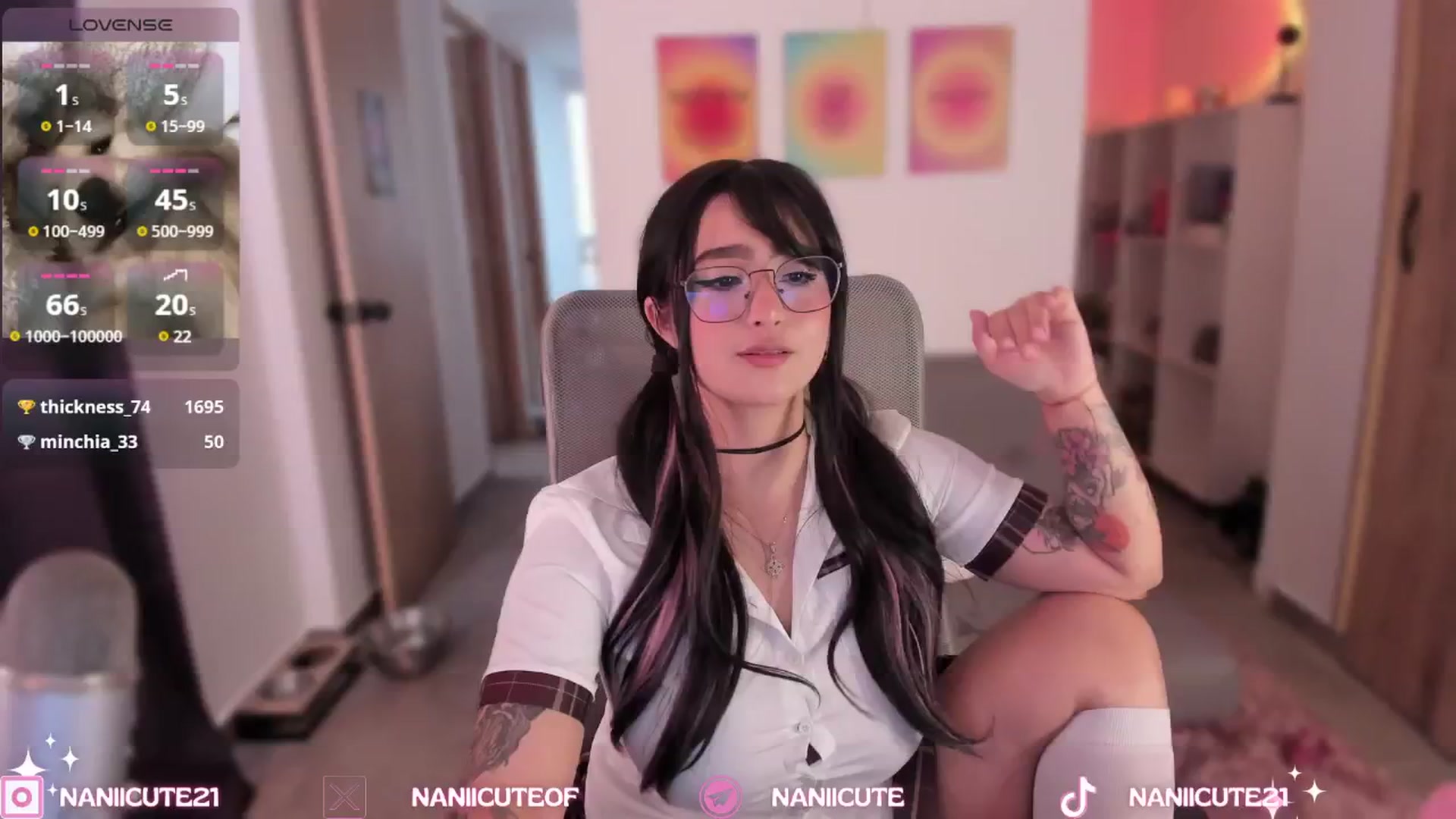 Gallery image thumbnail from littlebelle_'s myfreecams stream on, 09/28/2024, 18:40 image 5 of 20