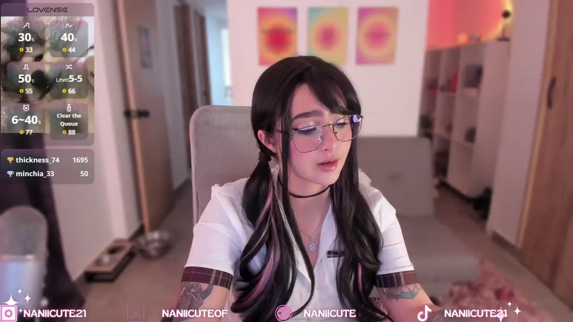 Gallery image thumbnail from littlebelle_'s myfreecams stream on, 09/28/2024, 18:40 image 8 of 20