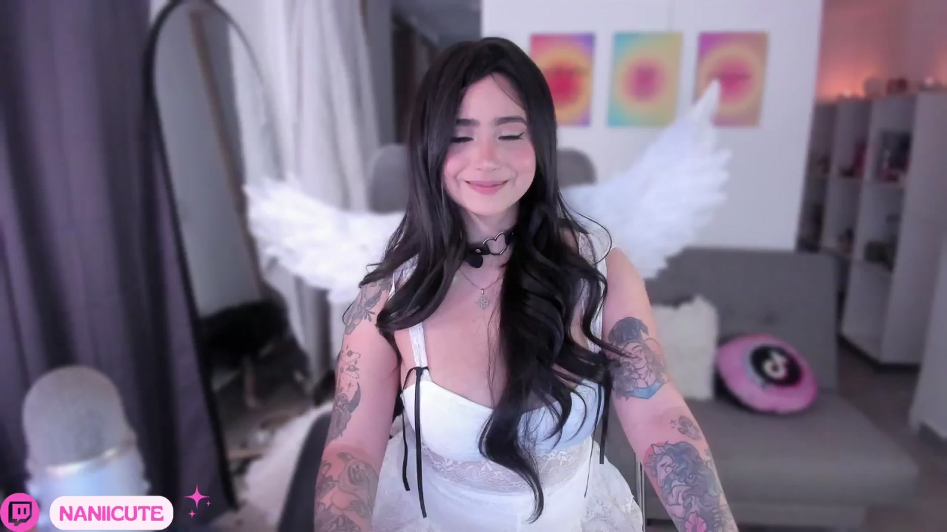 Gallery image thumbnail from littlebelle_'s myfreecams stream on, 10/30/2024, 21:38 image 9 of 20