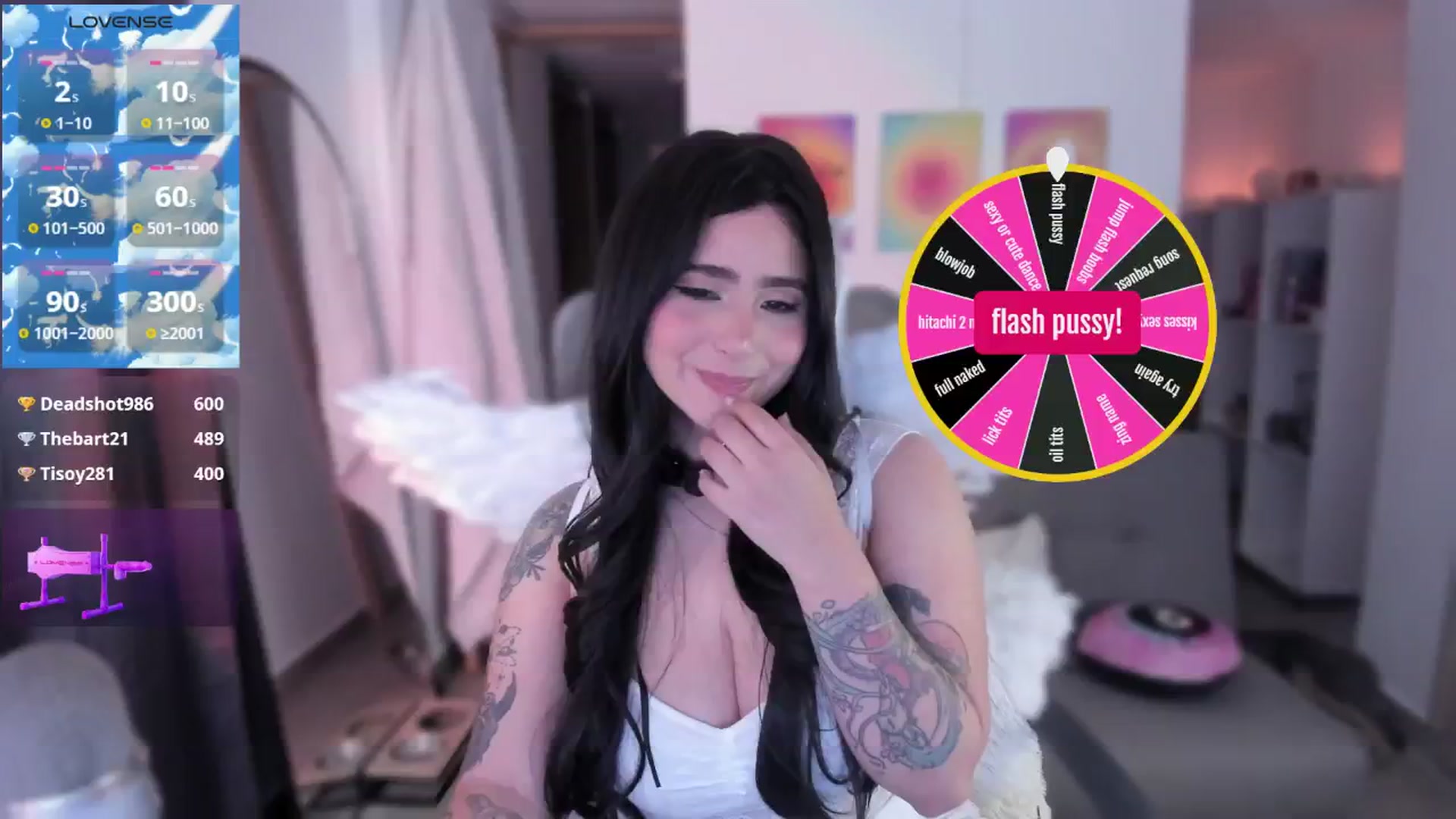Gallery image thumbnail from littlebelle_'s myfreecams stream on, 10/31/2024, 24:47 image 3 of 20