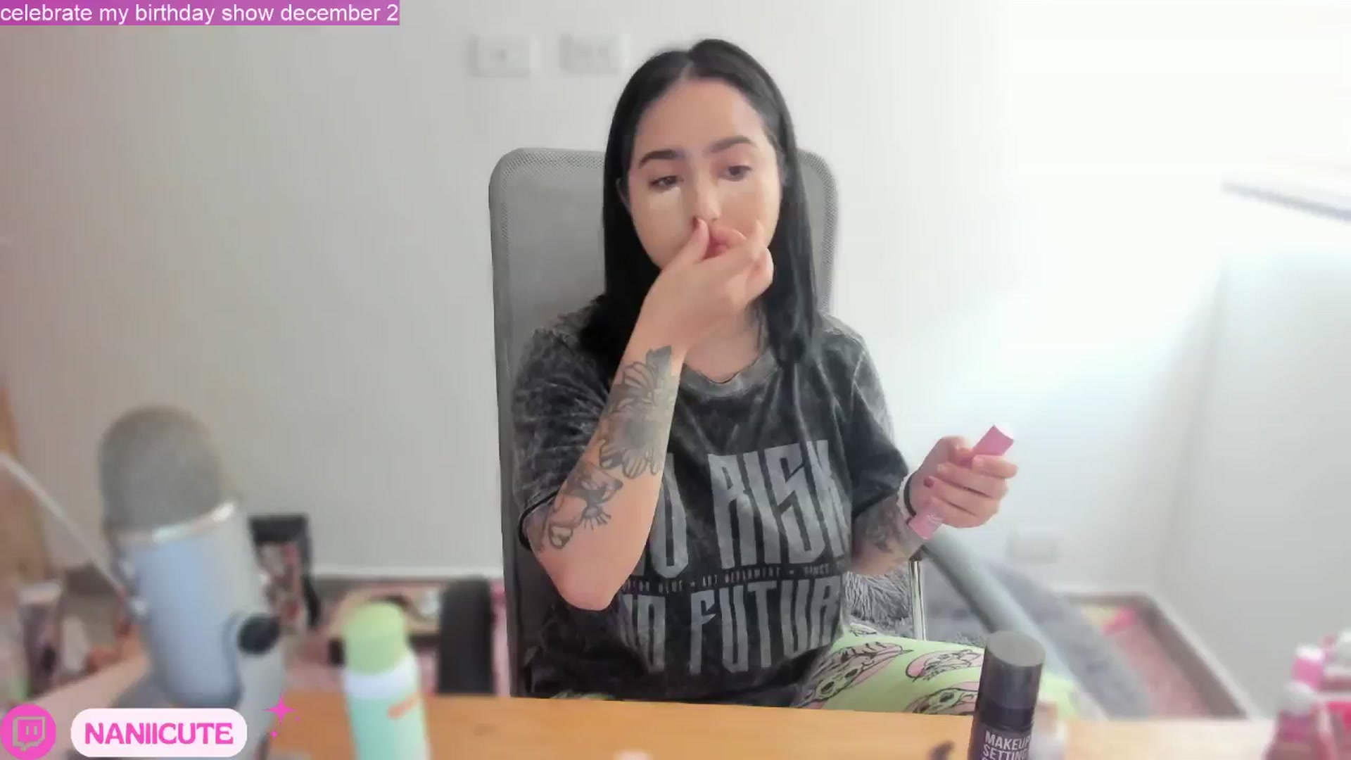 Gallery image thumbnail from littlebelle_'s myfreecams stream on, 11/23/2024, 16:38 image 2 of 20
