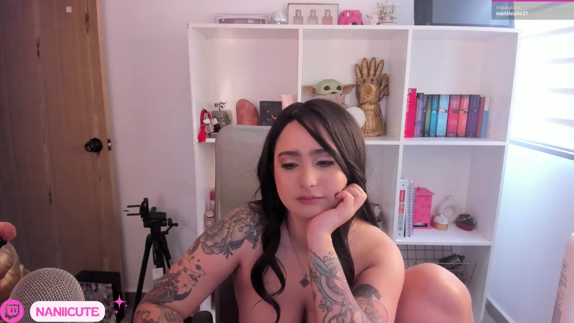 Gallery image thumbnail from littlebelle_'s myfreecams stream on, 12/24/2024, 21:07 image 17 of 20
