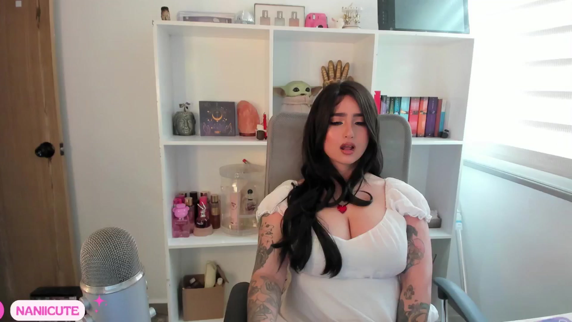 Gallery image thumbnail from littlebelle_'s myfreecams stream on, 01/10/2025, 18:27 image 10 of 20