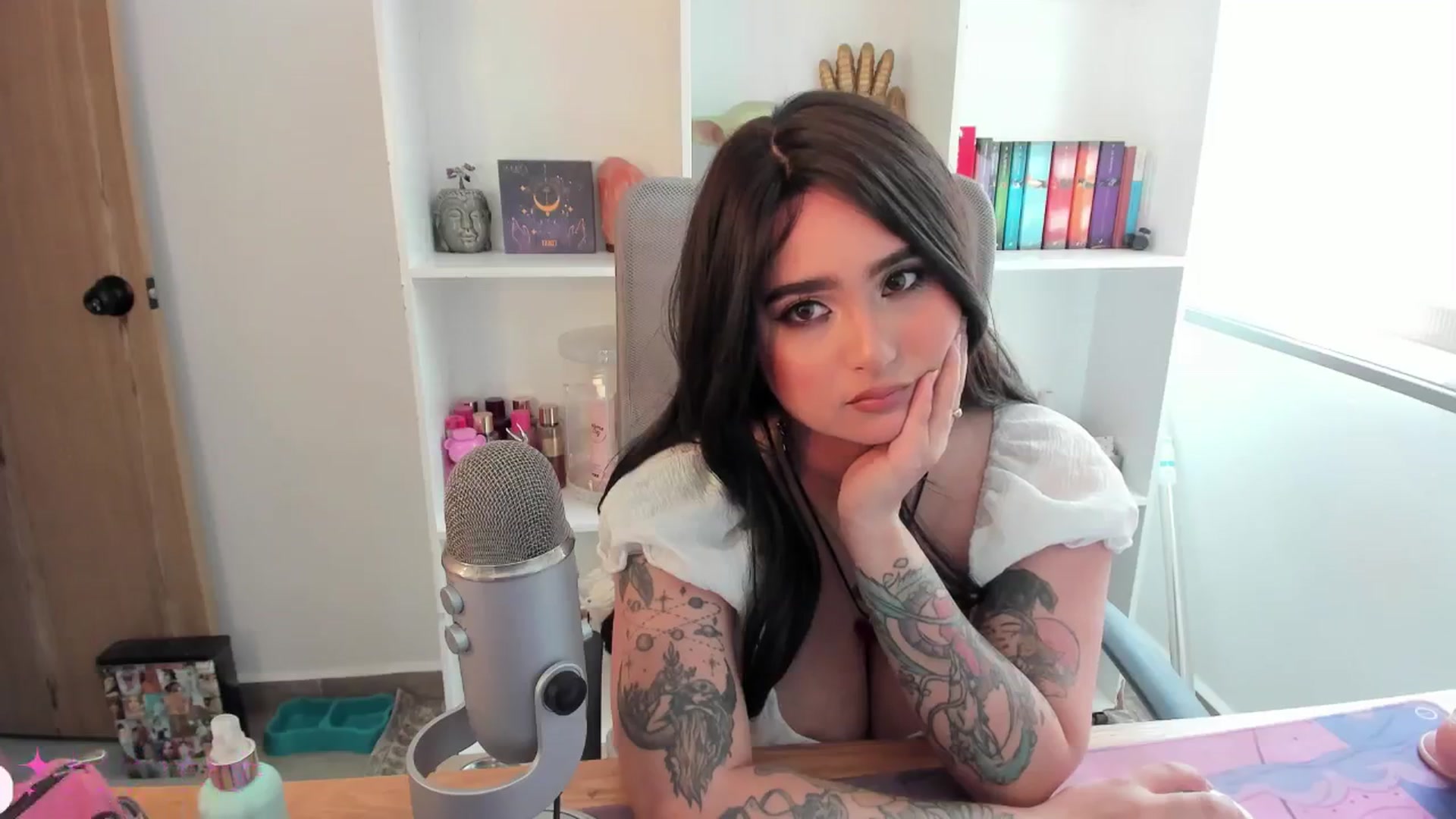 Gallery image thumbnail from littlebelle_'s myfreecams stream on, 01/10/2025, 19:45 image 12 of 20