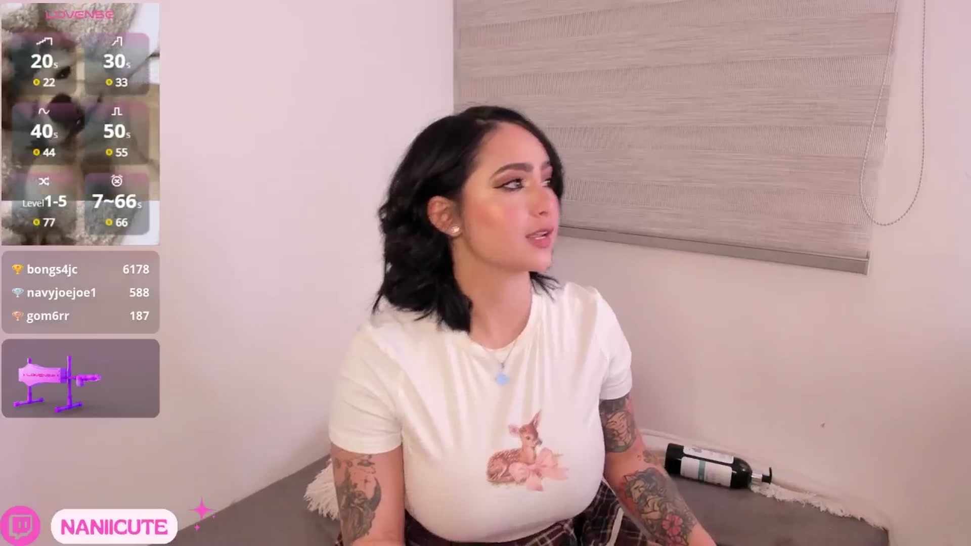 Gallery image thumbnail from littlebelle_'s myfreecams stream on, 01/24/2025, 07:32 image 16 of 20
