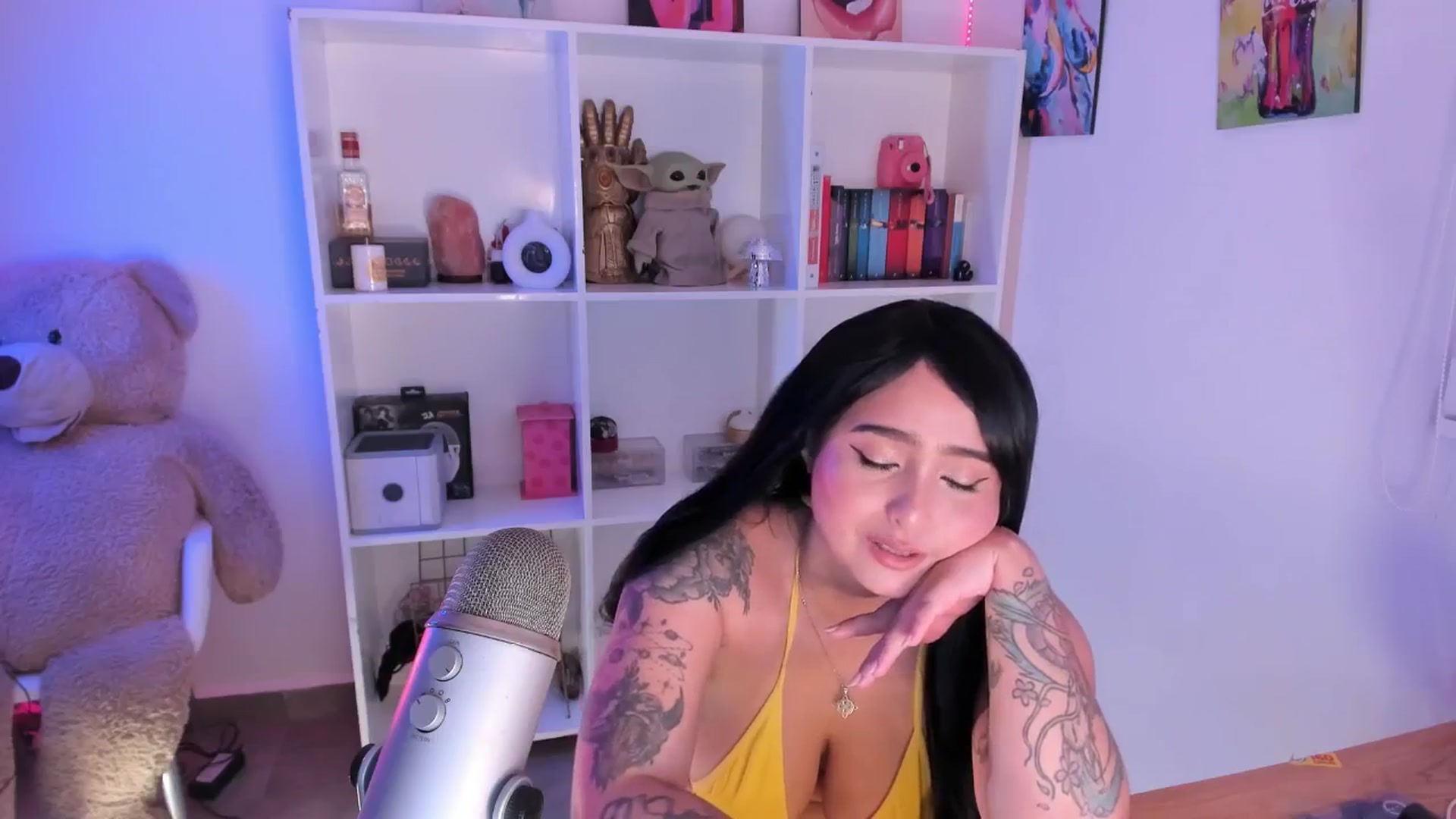 Gallery image thumbnail from littlebelle_'s myfreecams stream on, 03/20/2025, 08:07 image 17 of 20