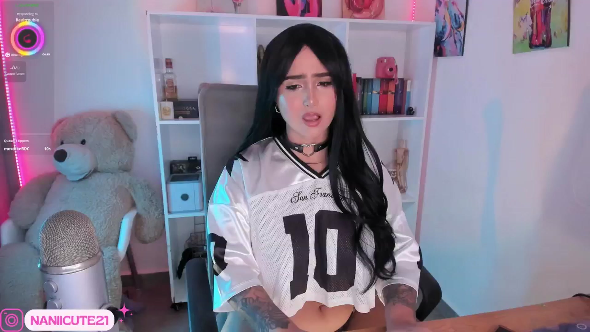 Gallery image thumbnail from littlebelle_'s myfreecams stream on, 03/26/2025, 06:06 image 18 of 20