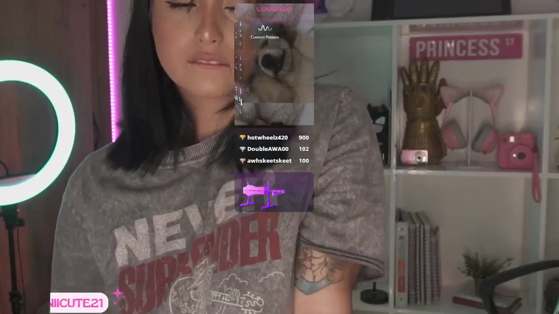 Gallery image thumbnail from littlebelle_'s myfreecams stream on, 05/24/2025, 04:40 image 10 of 20