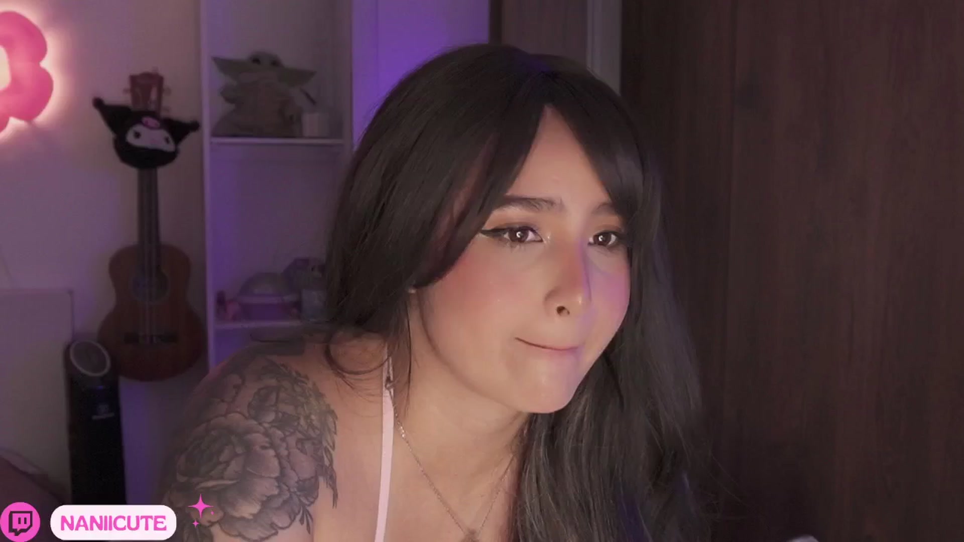 Gallery image thumbnail from littlebelle_'s myfreecams stream on, 05/27/2025, 24:15 image 6 of 20