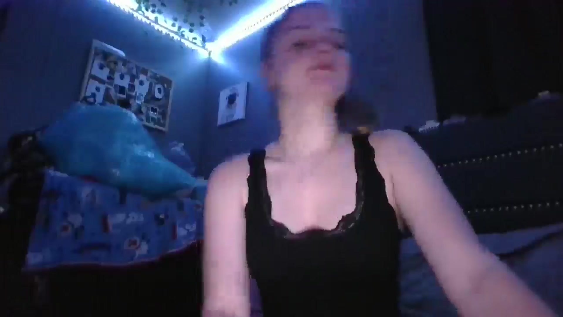 Gallery image thumbnail from littlelola88's myfreecams stream on, 05/10/2025, 09:05 image 13 of 20