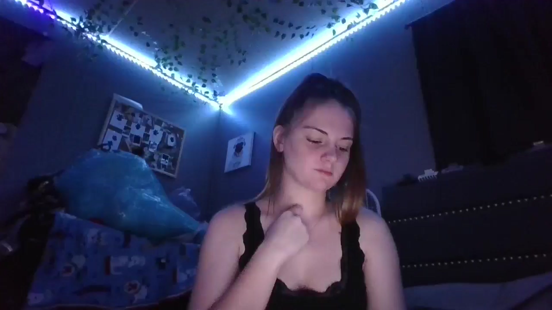 Gallery image thumbnail from littlelola88's myfreecams stream on, 05/10/2025, 09:05 image 20 of 20