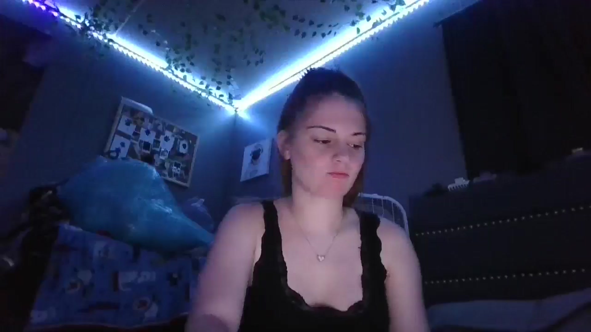 Gallery image thumbnail from littlelola88's myfreecams stream on, 05/10/2025, 09:05 image 19 of 20