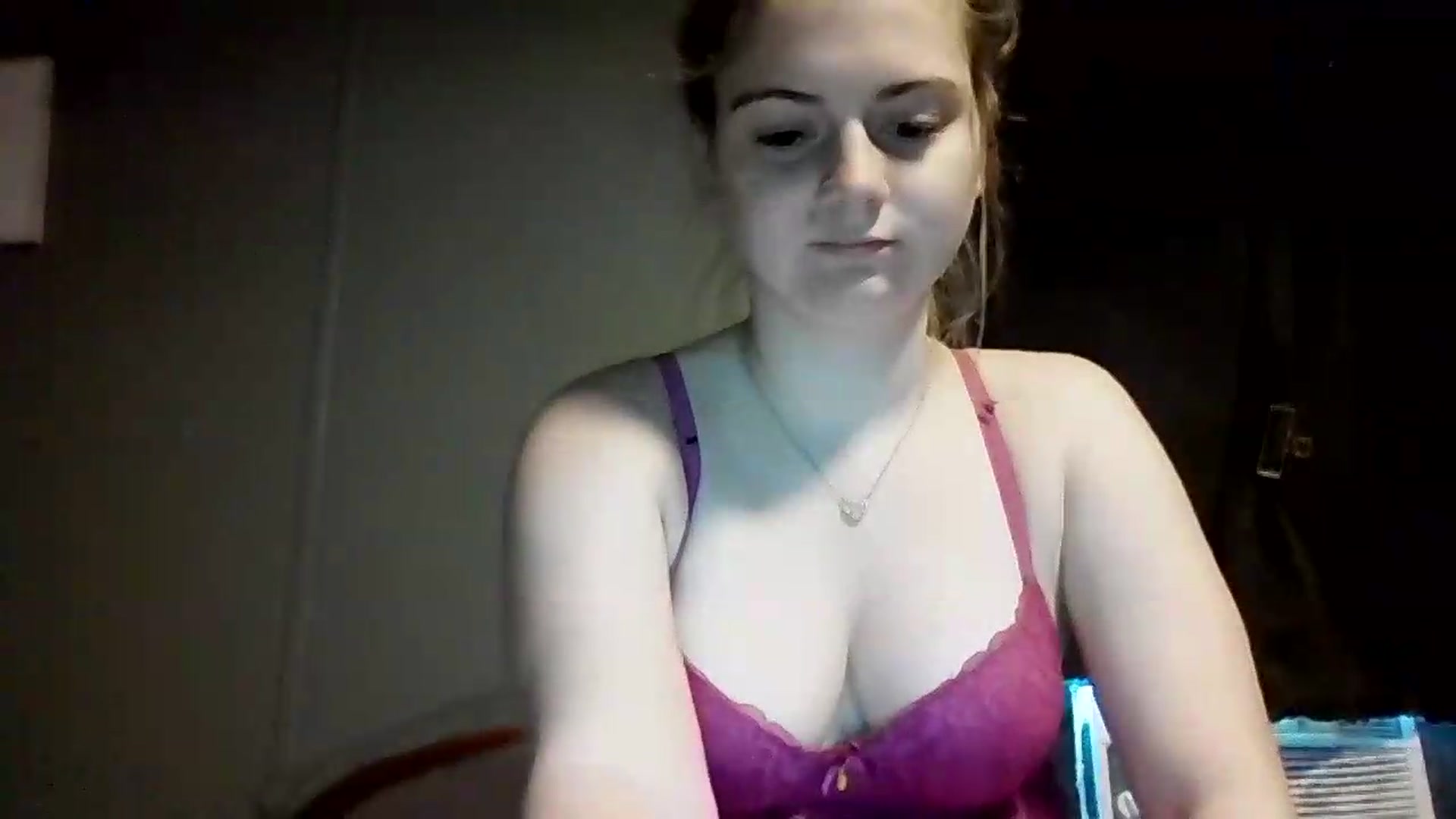 Gallery image thumbnail from littlelola88's myfreecams stream on, 05/12/2026, 19:09 image 16 of 20