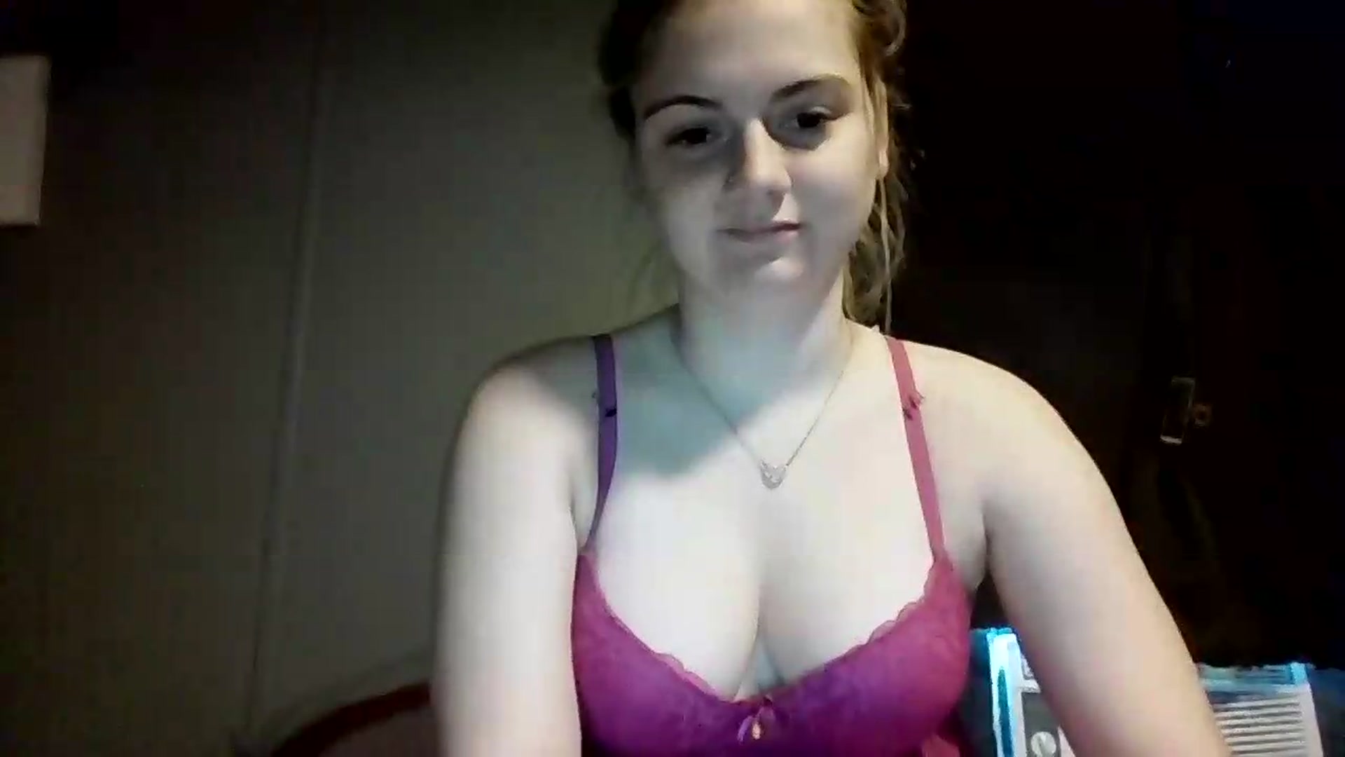 Gallery image thumbnail from littlelola88's myfreecams stream on, 05/12/2026, 19:09 image 18 of 20