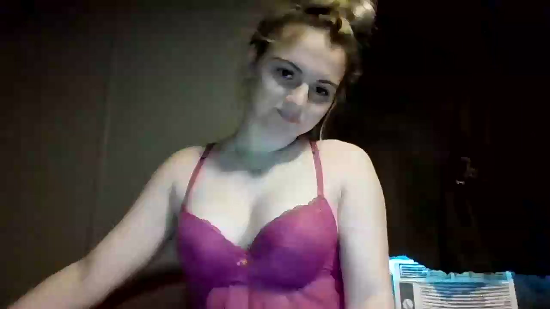 Gallery image thumbnail from littlelola88's myfreecams stream on, 05/12/2026, 19:09 image 1 of 20