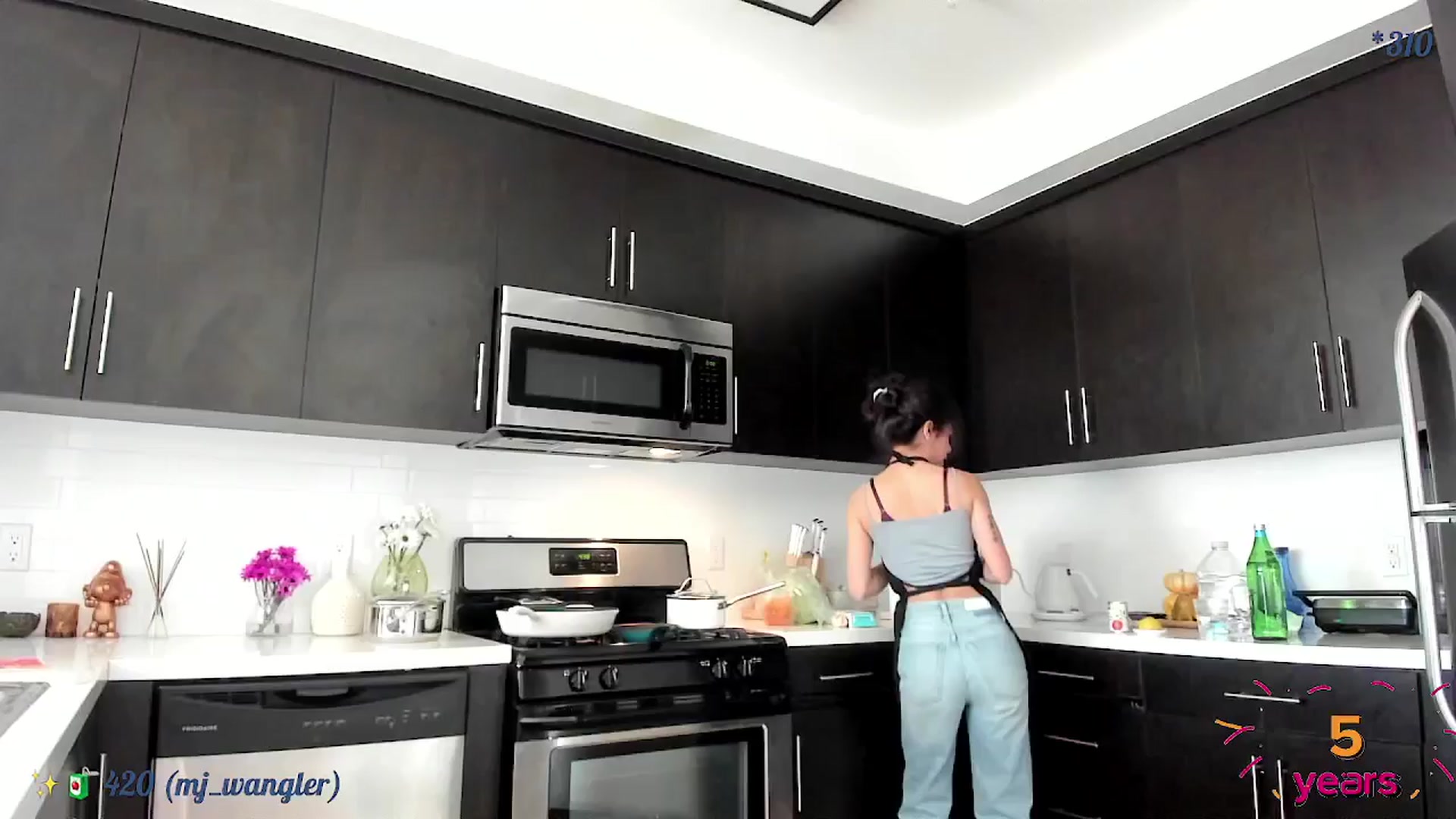 Gallery image thumbnail from litty's myfreecams stream on, 11/09/2024, 03:56 image 1 of 20