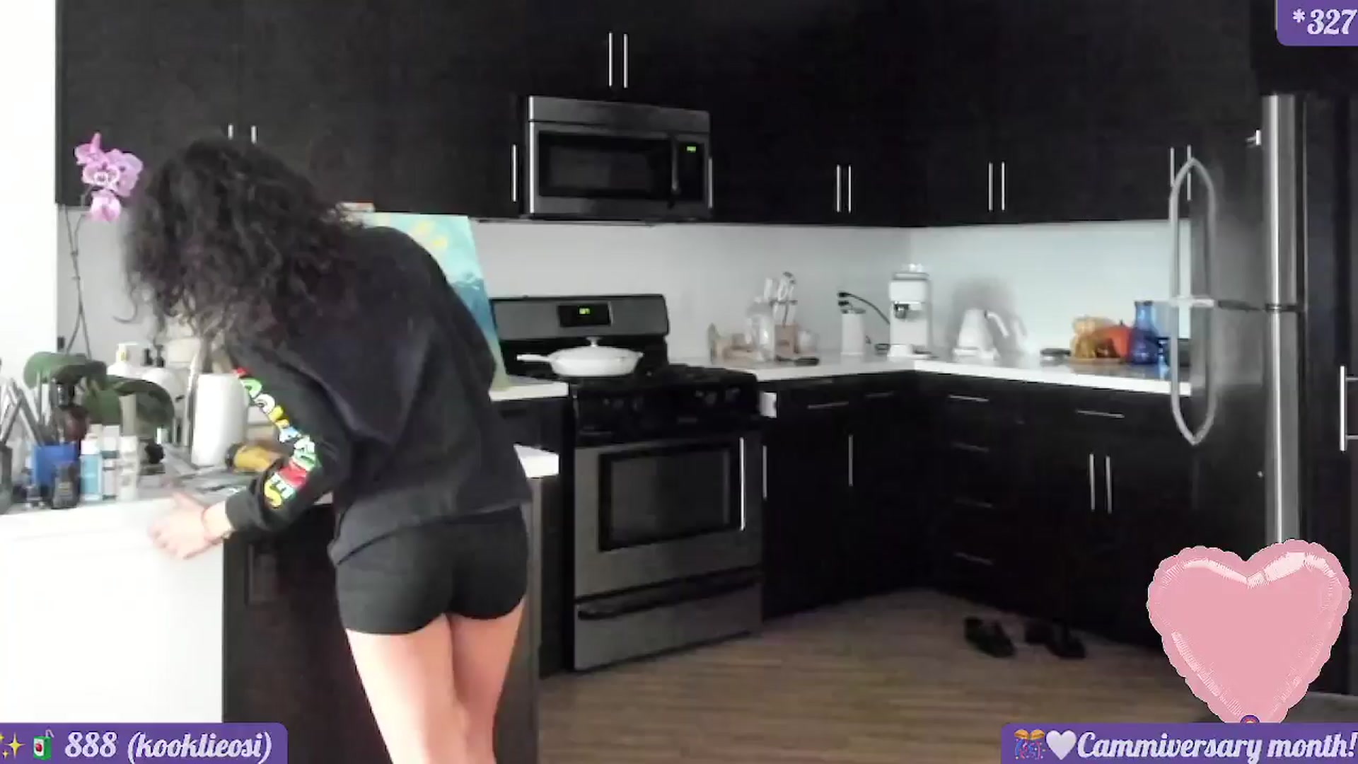 Gallery image thumbnail from litty's myfreecams stream on, 11/13/2024, 24:34 image 15 of 20