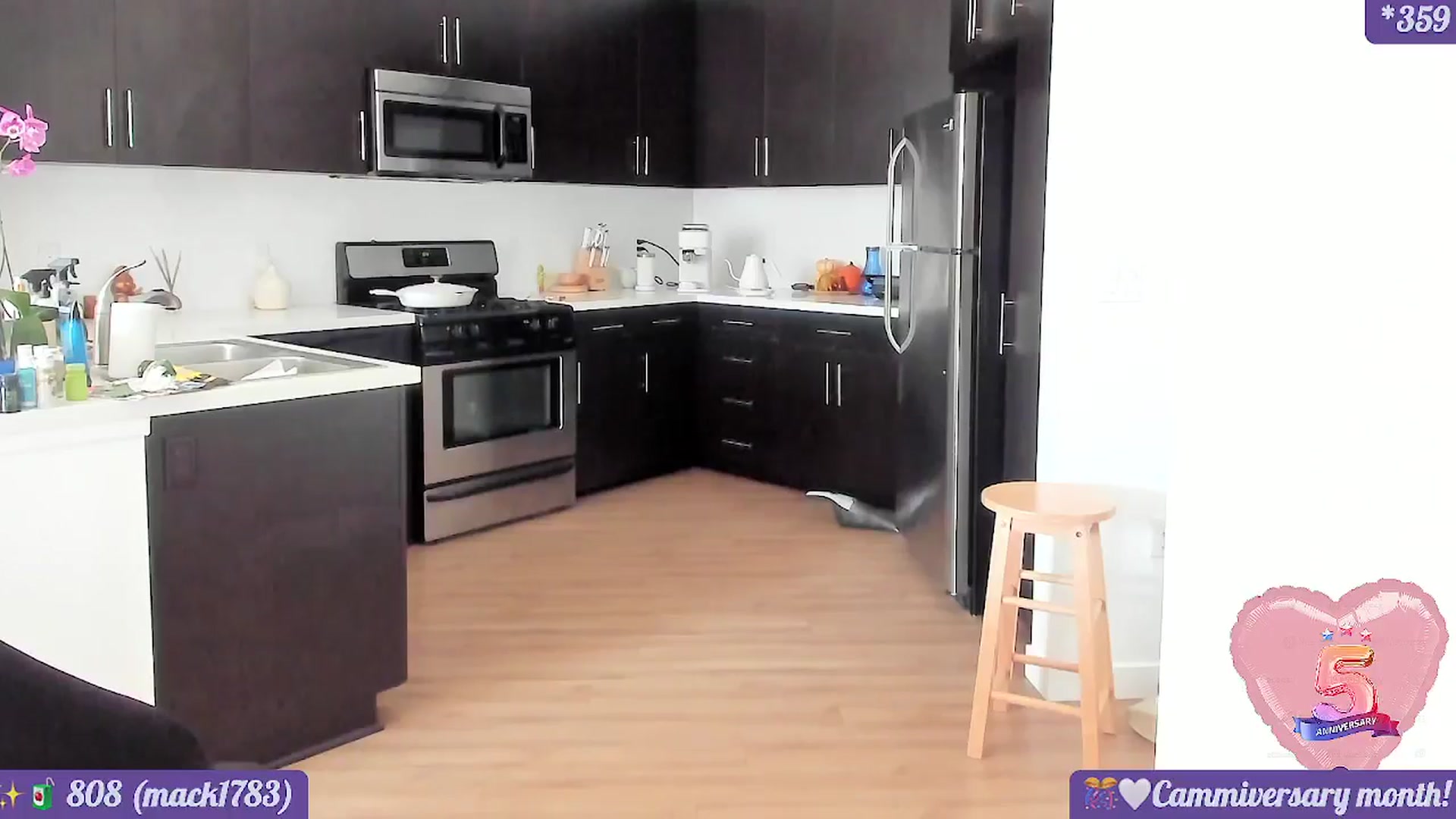 Gallery image thumbnail from litty's myfreecams stream on, 11/15/2024, 22:41 image 17 of 20