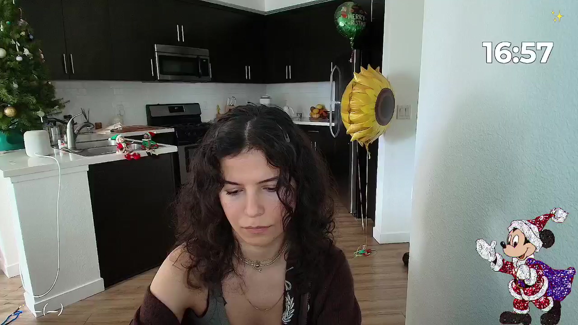 Gallery image thumbnail from litty's myfreecams stream on, 12/01/2024, 21:35 image 17 of 20