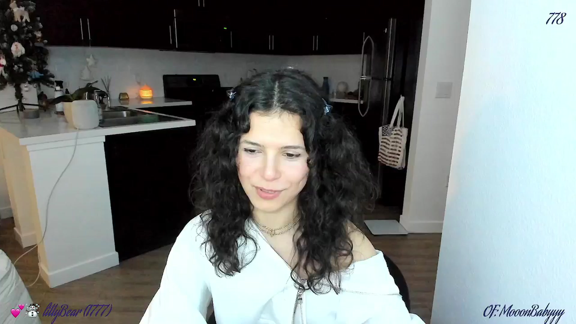 Gallery image thumbnail from litty's myfreecams stream on, 01/18/2025, 03:27 image 1 of 20
