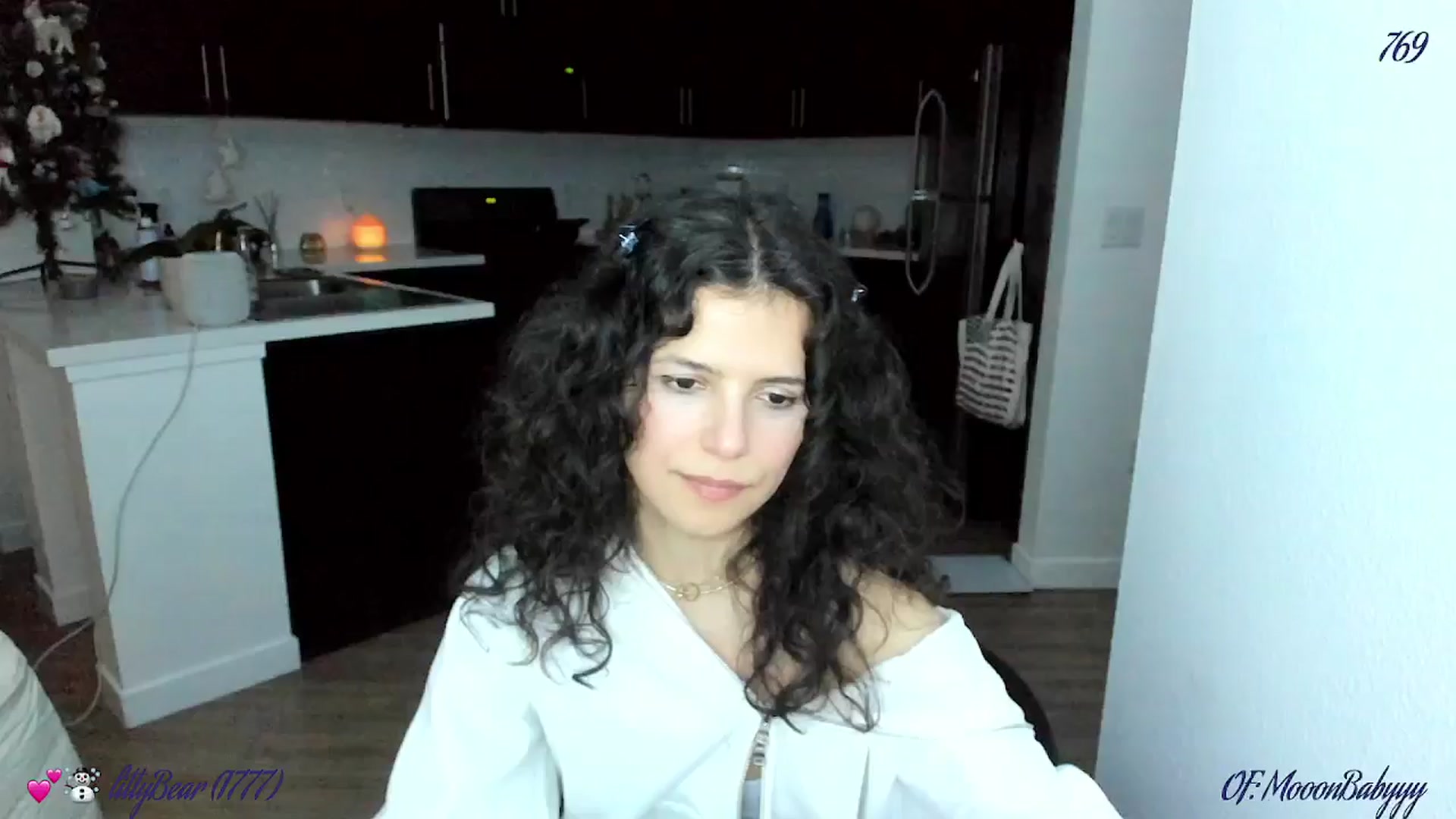 Gallery image thumbnail from litty's myfreecams stream on, 01/18/2025, 03:27 image 3 of 20