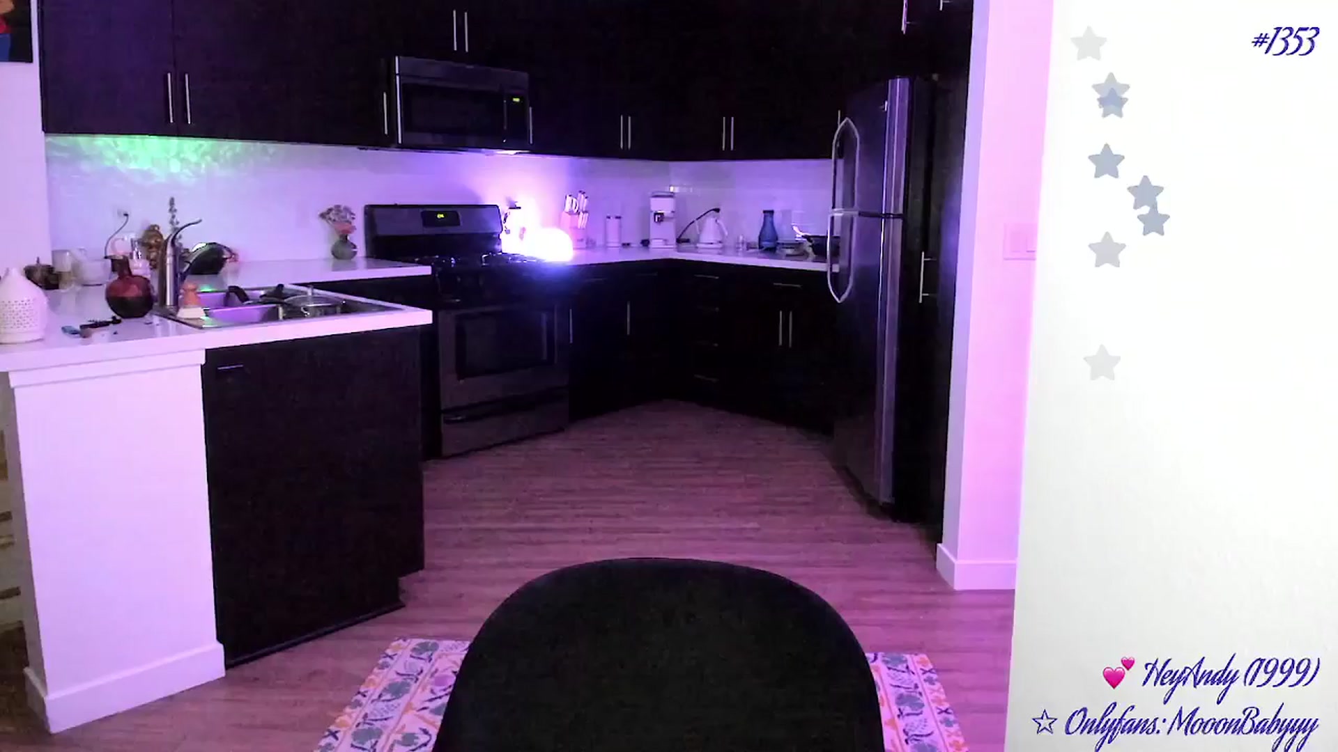 Gallery image thumbnail from litty's myfreecams stream on, 06/22/2025, 07:00 image 12 of 20