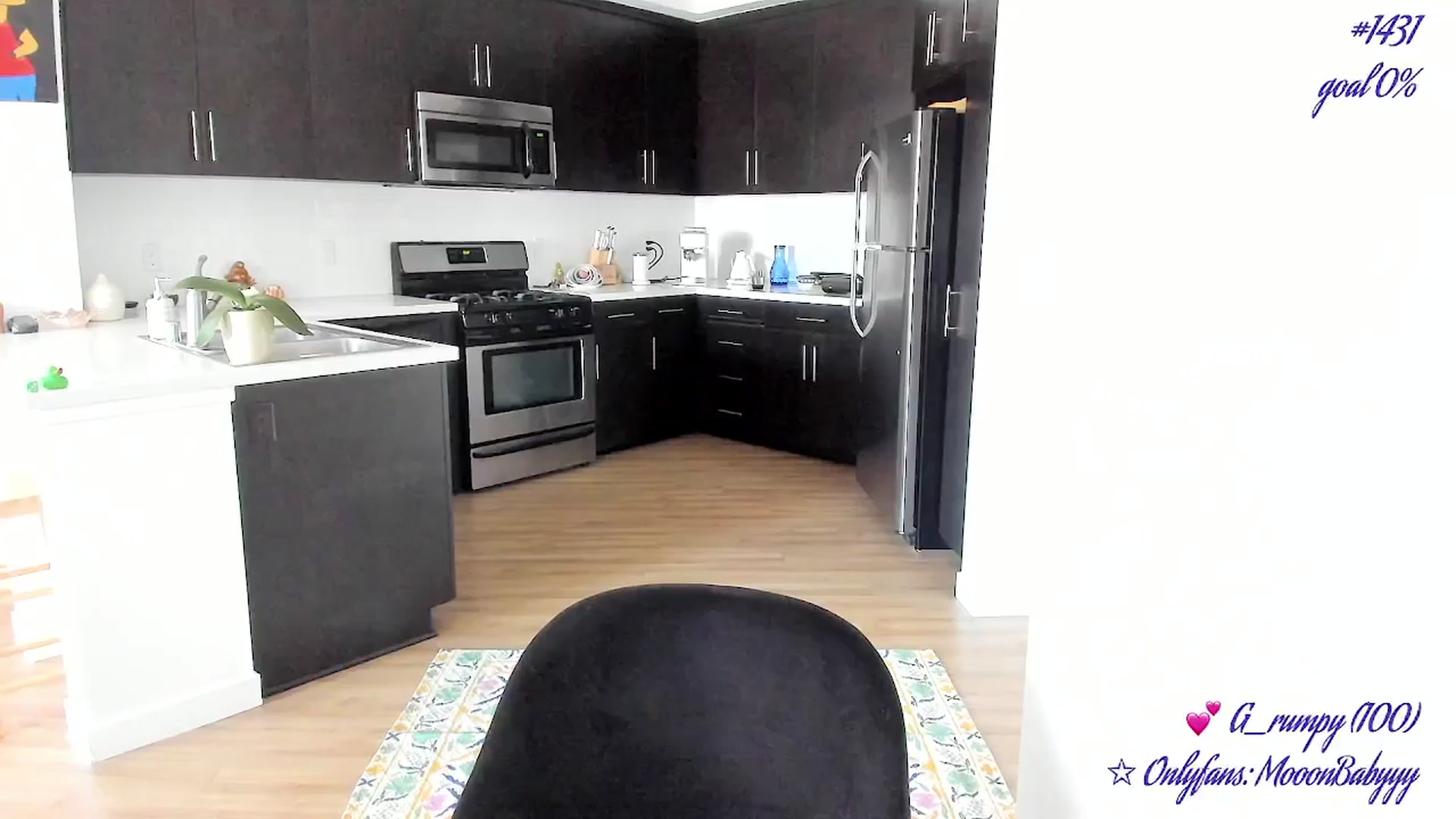 Gallery image thumbnail from litty's myfreecams stream on, 07/12/2025, 03:18 image 4 of 20
