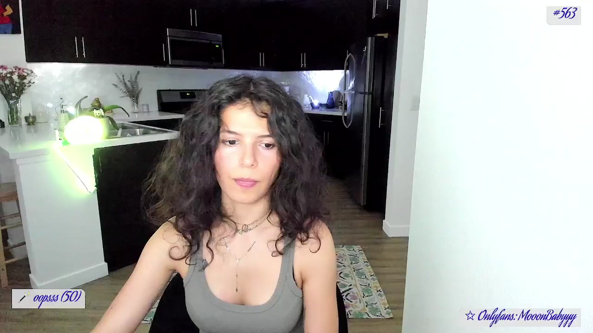 Gallery image thumbnail from litty's myfreecams stream on, 08/03/2025, 04:21 image 1 of 20