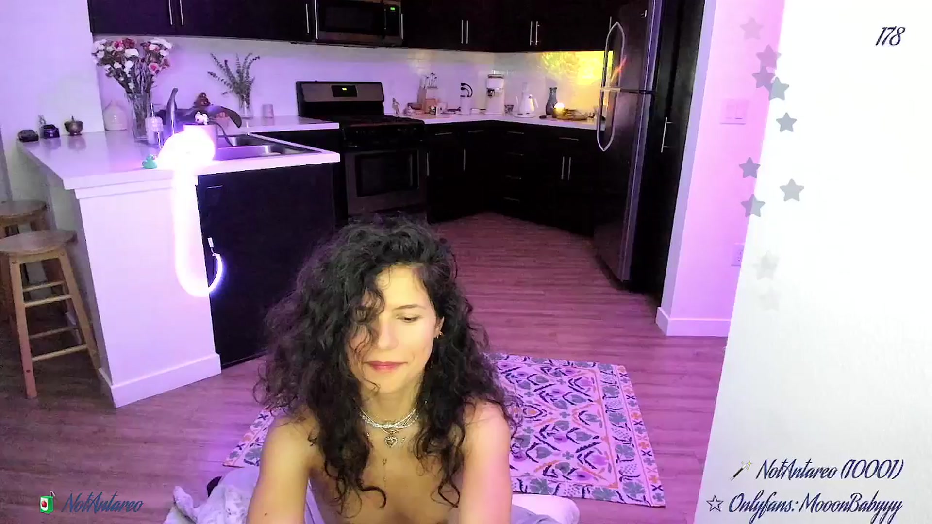 Gallery image thumbnail from litty's myfreecams stream on, 08/12/2025, 04:22 image 13 of 20