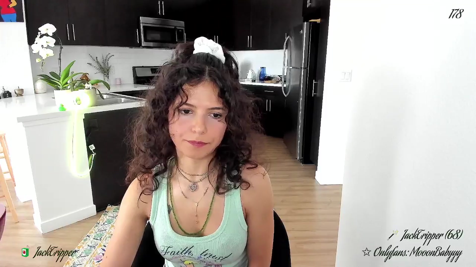 Gallery image thumbnail from litty's myfreecams stream on, 08/14/2025, 24:19 image 6 of 20