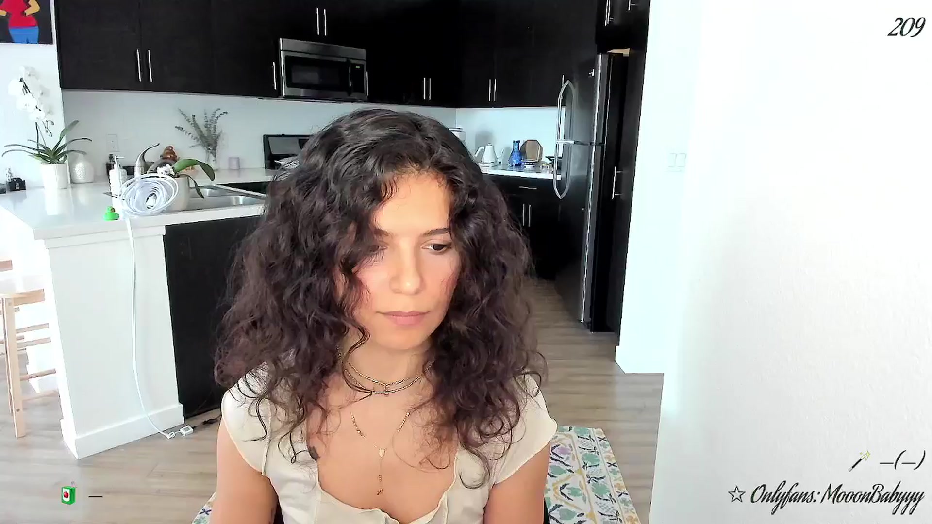 Gallery image thumbnail from litty's myfreecams stream on, 08/16/2025, 22:46 image 1 of 20