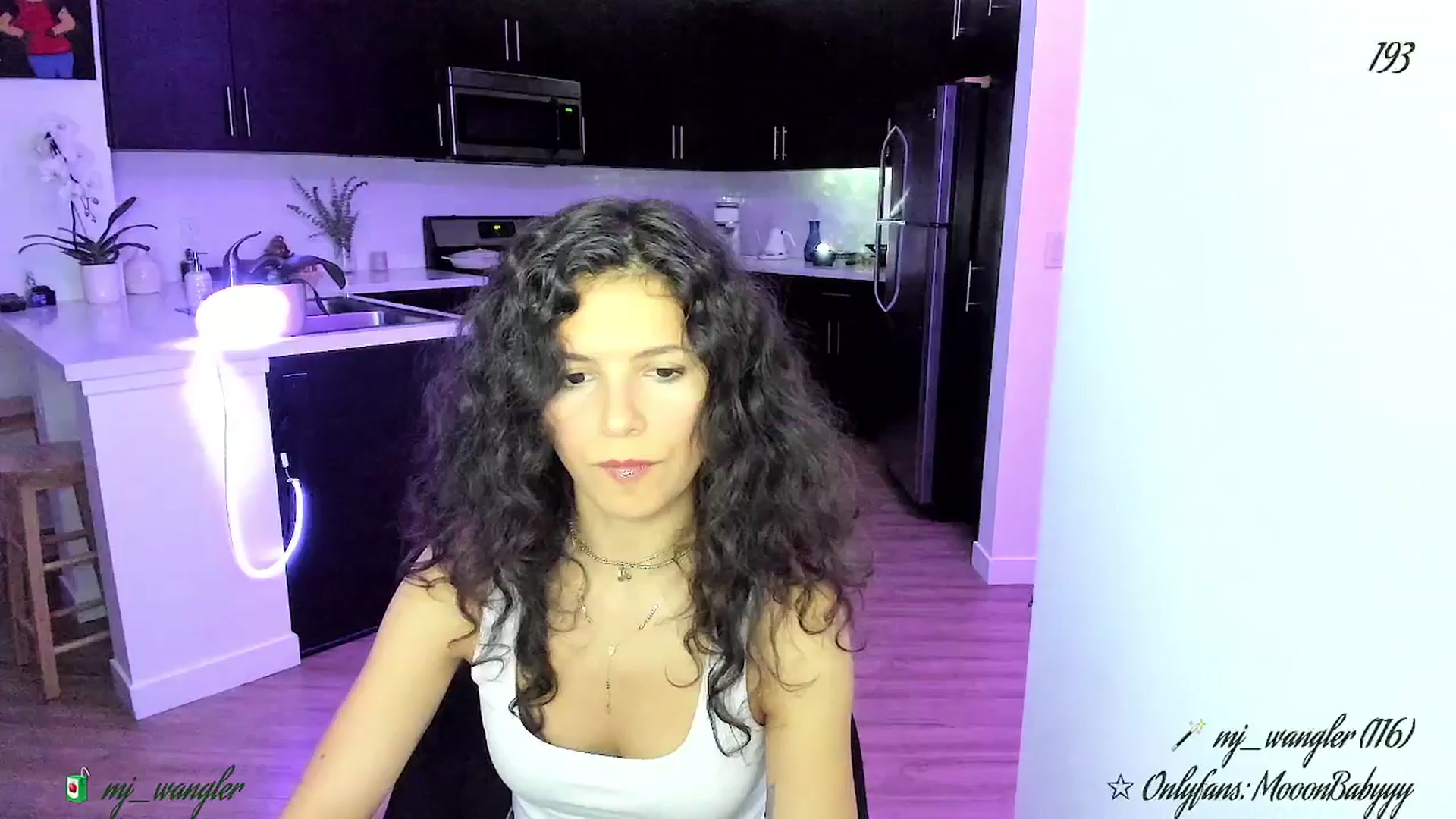 Gallery image thumbnail from litty's myfreecams stream on, 08/17/2025, 07:42 image 3 of 20